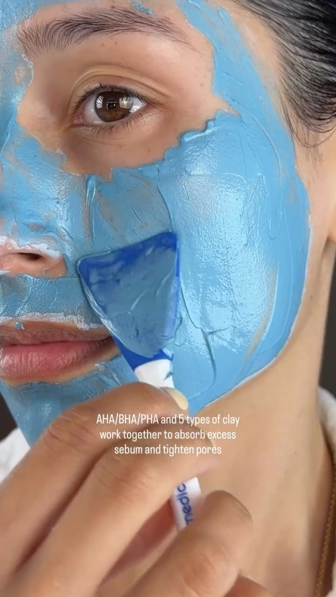 Blackhead care + pore reset = skincare heaven ✨💙

@medicube_global_official 

#medicube #zeroporemudmask #porecleansing