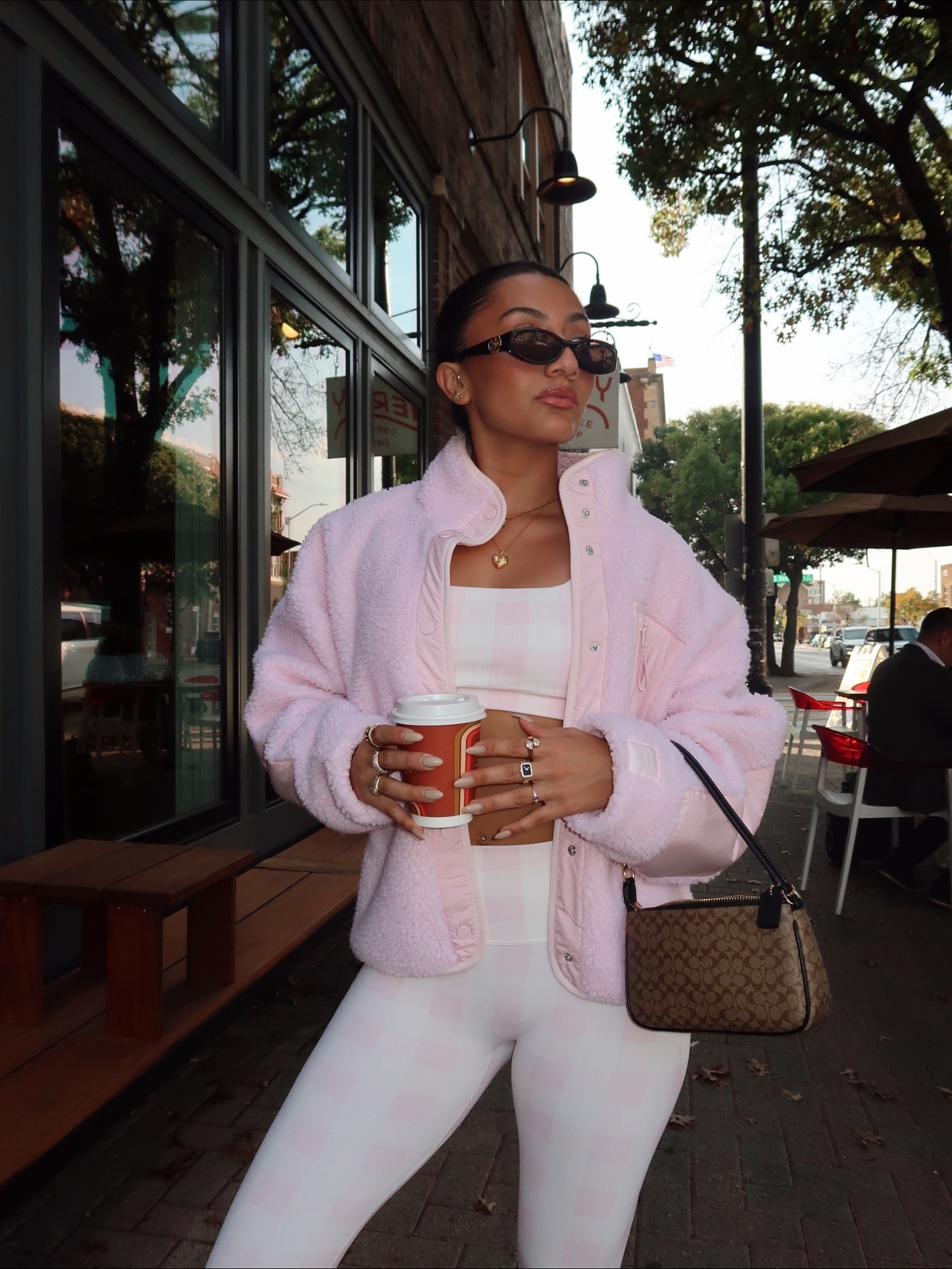 pilates princess 🎀

outfit: @fabletics (linked in my shopmy)

#fableticspartner#pilatesootd#styleinspo