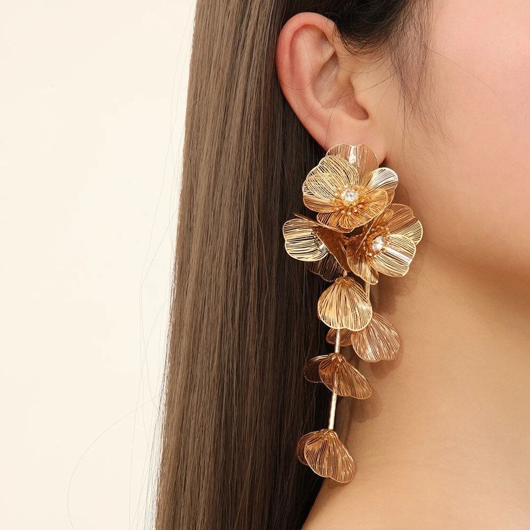 Flower Tassel Chandelier Earrings, Drop Floral Earrings, Hanging Floral Gold Dangling Earrings | Etsy ROW