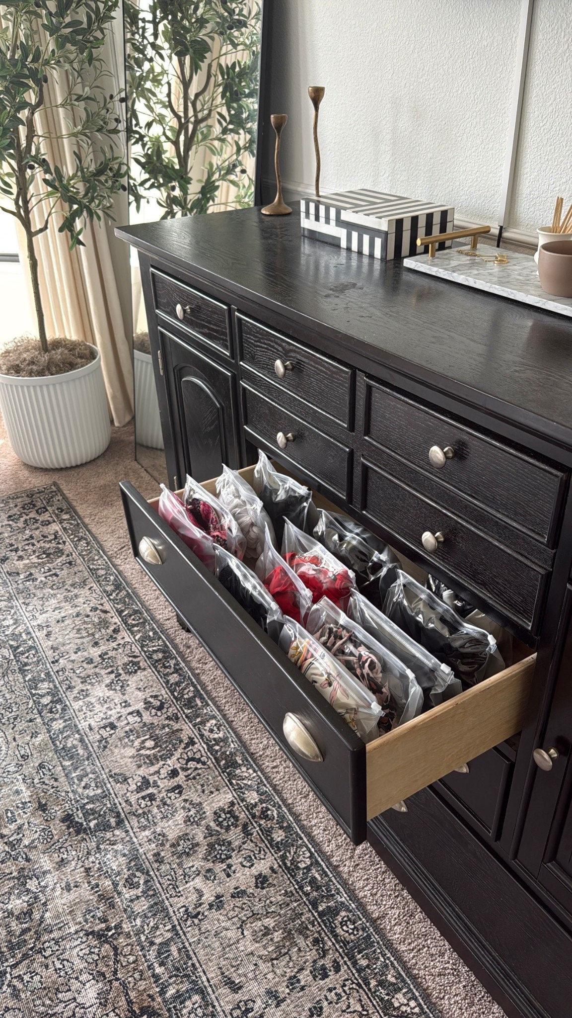 Bathing suit organizer bags for drawer


Closet organization, home organizationn