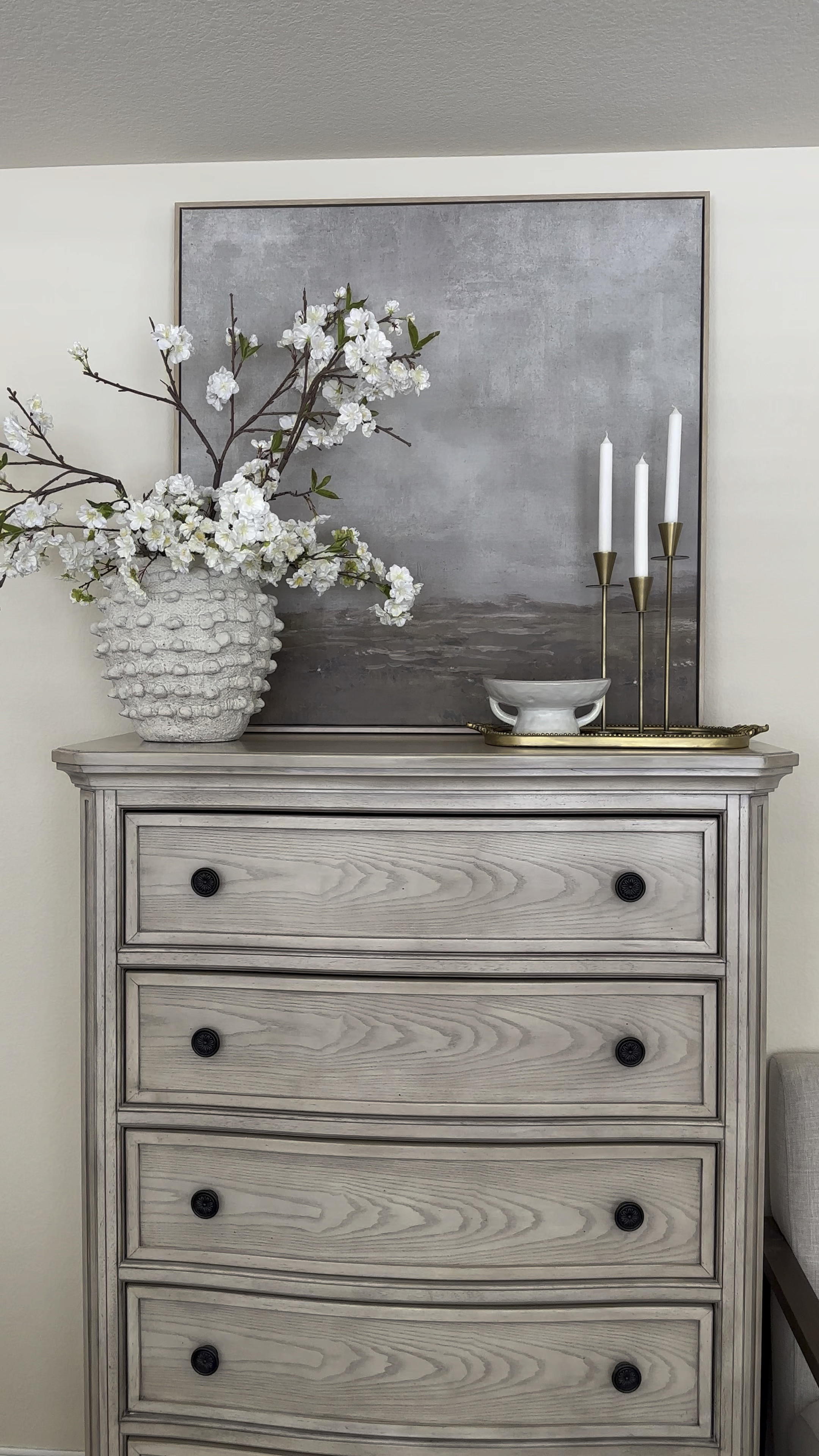 Dresser decor

#LTKVideo #LTKhome