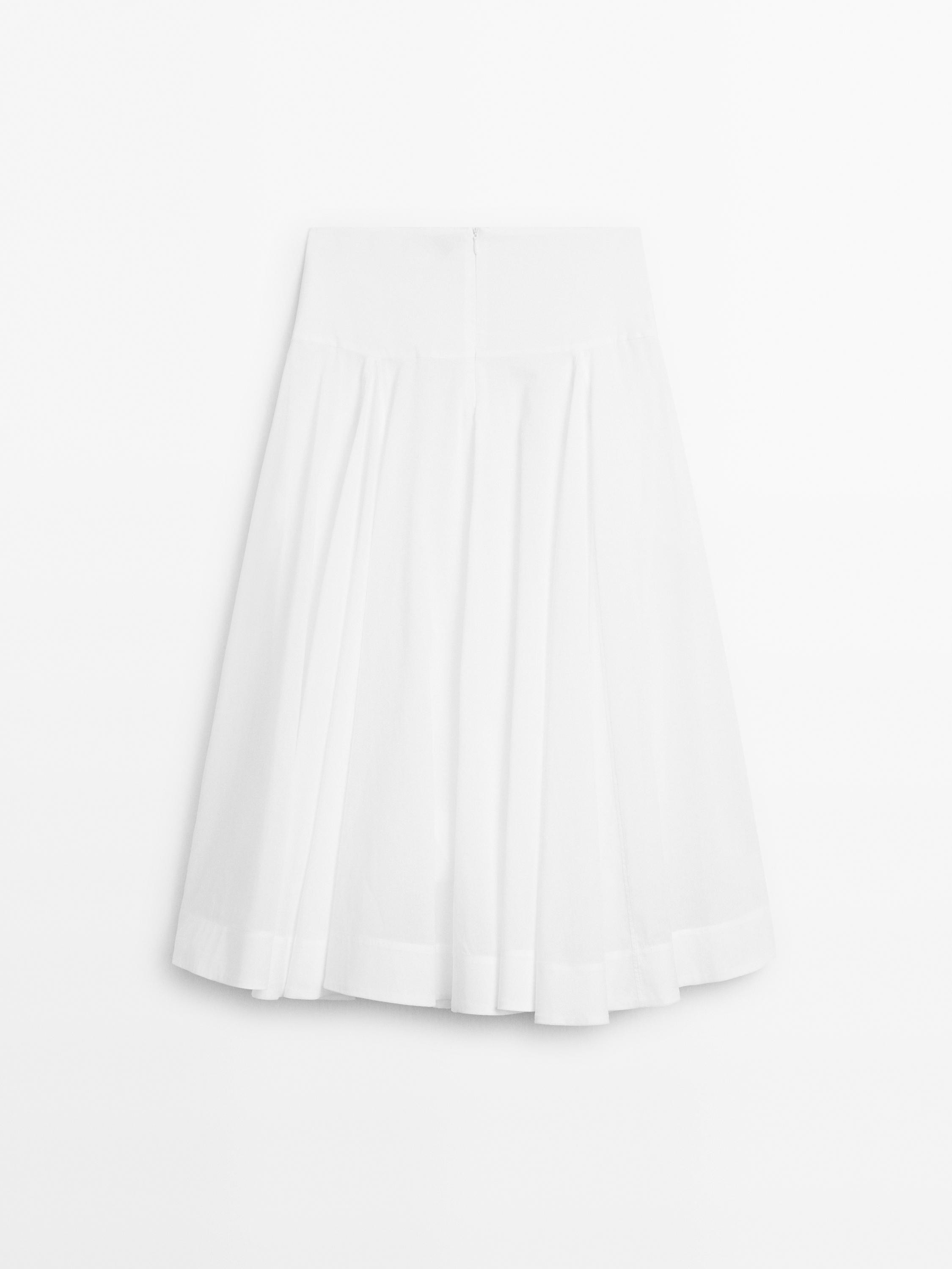 Zip fastening at the back. Two side pockets. Cotton lining. | Massimo Dutti UK