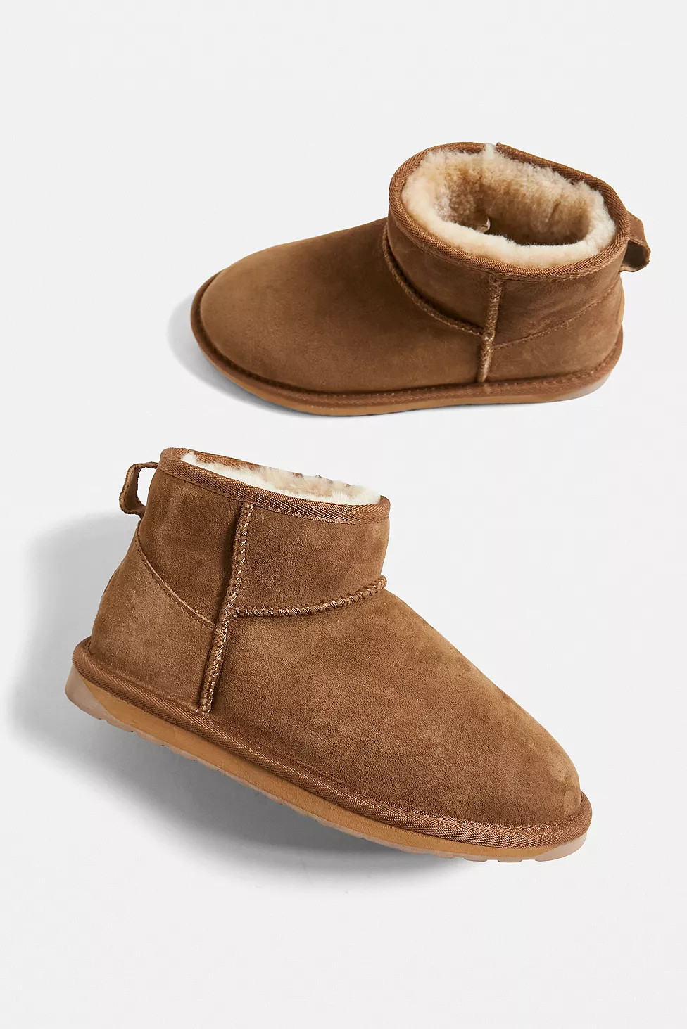 EMU Australia Stinger Micro Chestnut Boots | Urban Outfitters (EU)