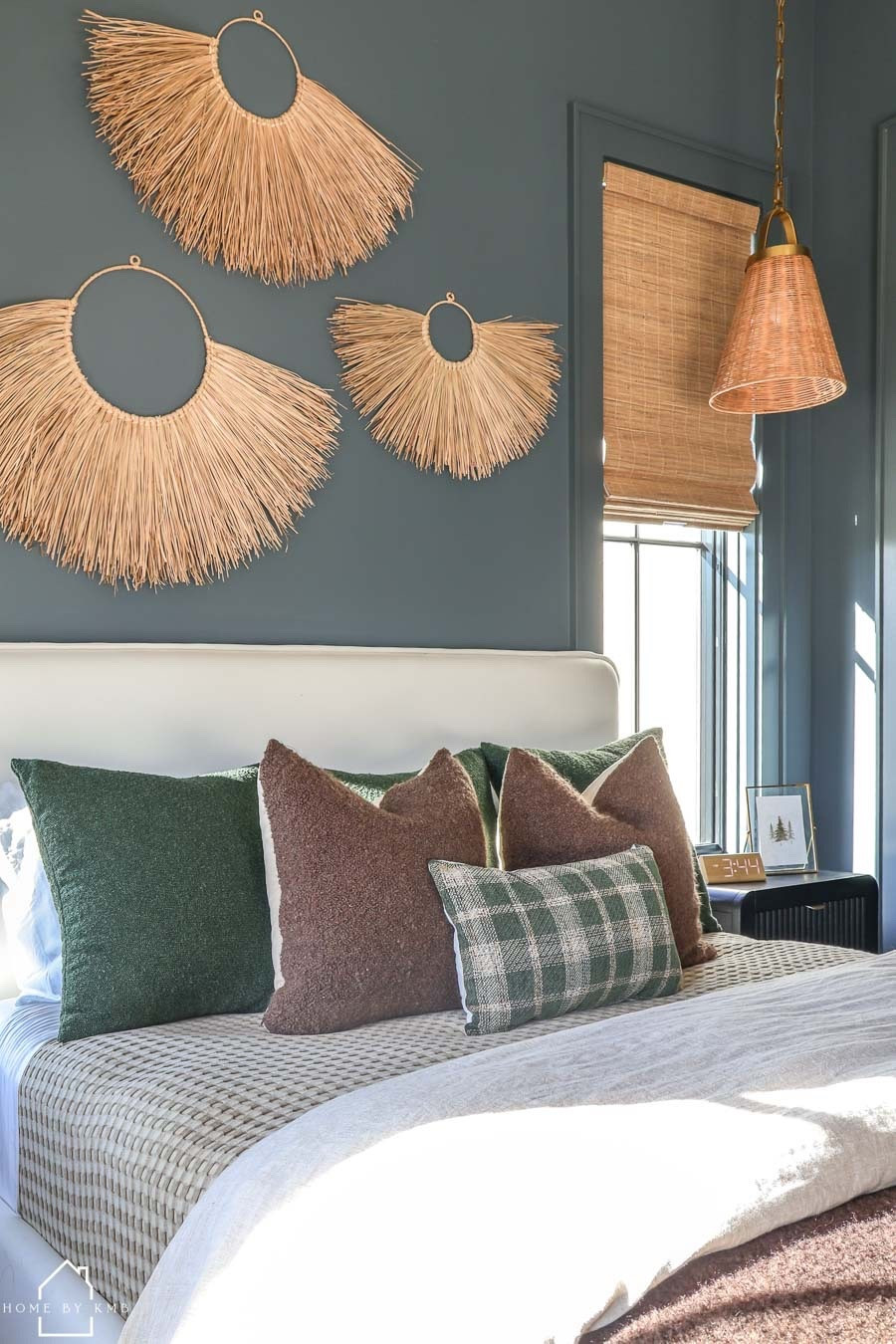 Getting the guest room bed ready for Christmas! 🎄 
•
•
•
#homebykmb #potterybarn #amazonhome #bedrooms #bedroomdecor #bedroomideas #bedroomstyling #bedroominspiration #bedroominspo #bedroomdecoration #bedroomdesignideas #guestroom #guestbedroom #visualcomfort 

#LTKHome #LTKSeasonal