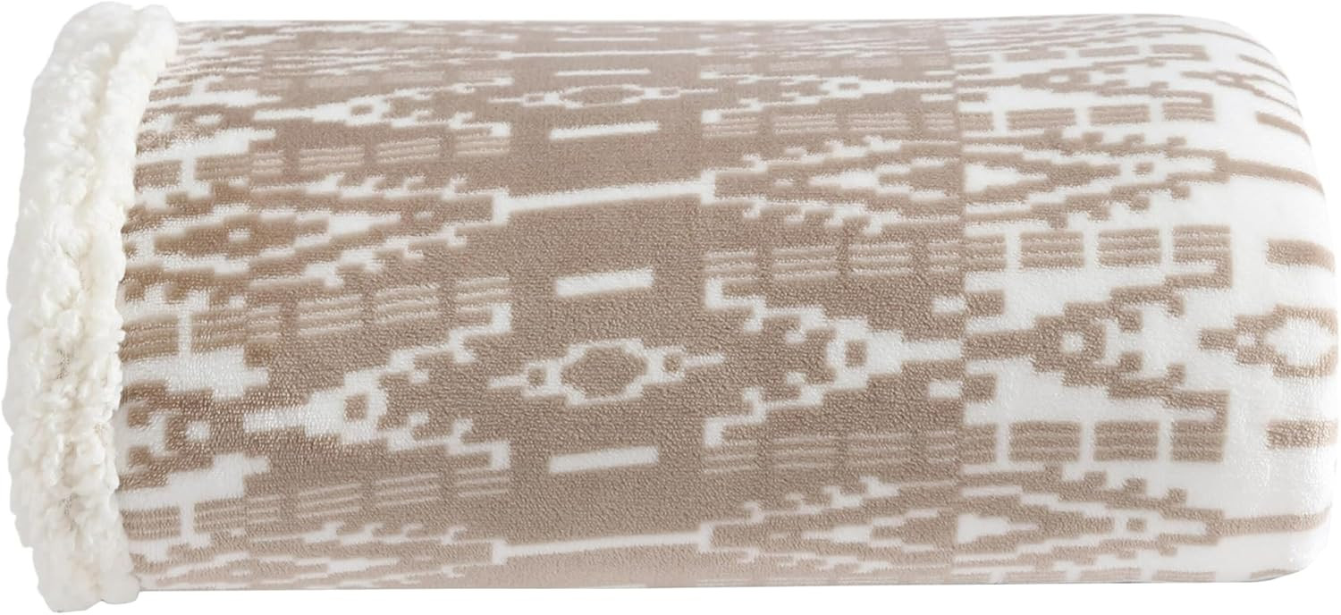 Eddie Bauer - Throw Blanket, Super Soft Reversible Sherpa Fleece Bedding, Ideal Christmas & White... | Amazon (US)