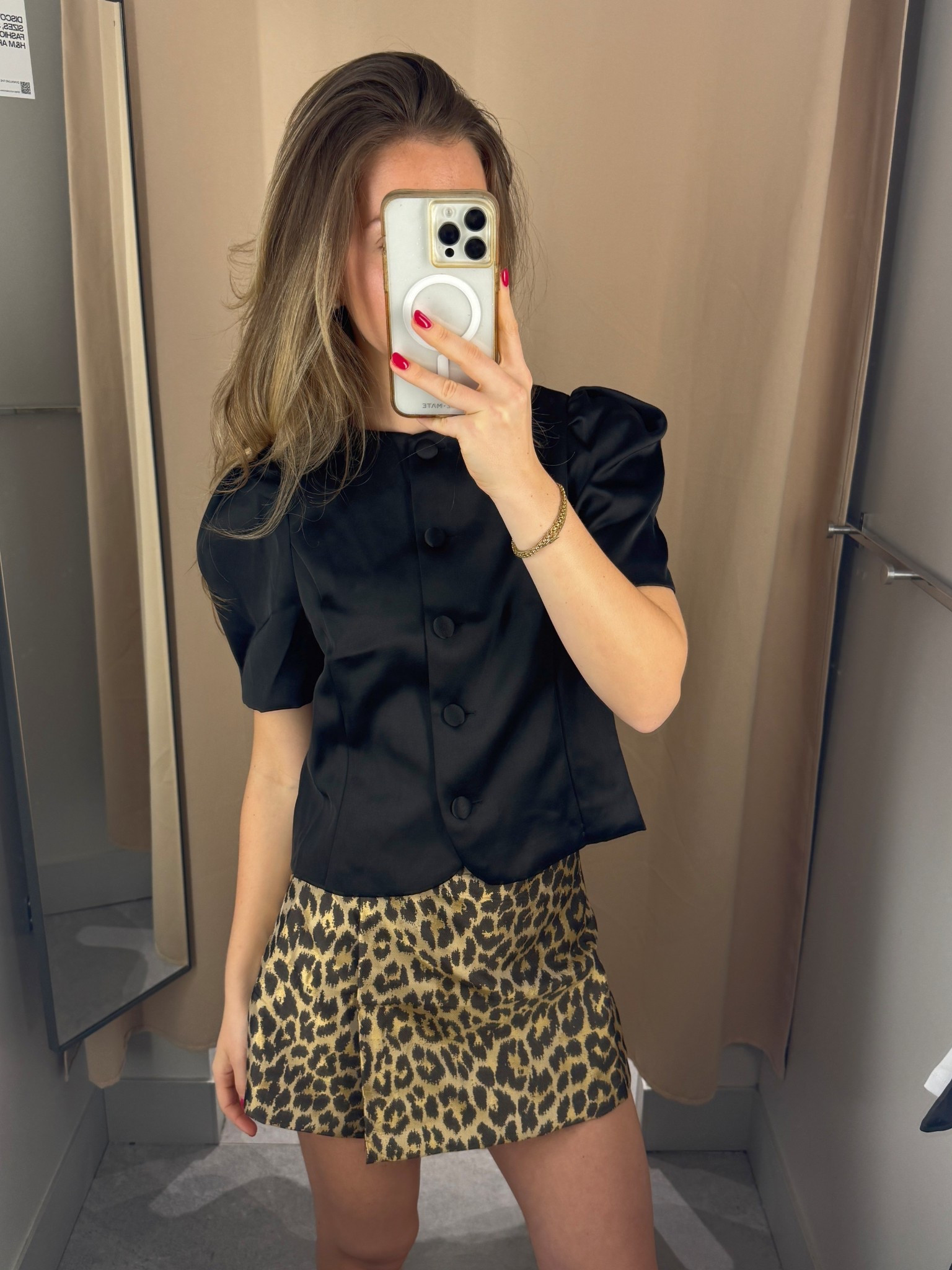 wearing a small in the top and 4 in the skort!