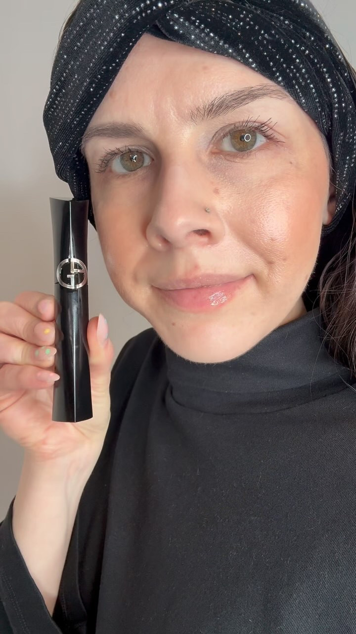 @armanibeauty sent over their New Vertigo Lift Mascara. 🖤 It delivers sculpted definition, extreme length and clean buildable volume. It claims to give up to +70% visibly longer lashes, clump-free volume and up to 24-hour wear and length. 

*PR/gifted - I received this product for free from Topbox Marketing for testing and review purposes. 

#LTKBeauty
