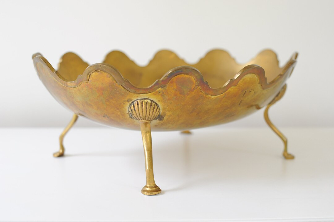 Large Brass Scalloped Seashell Footed Centerpiece - Etsy | Etsy (US)