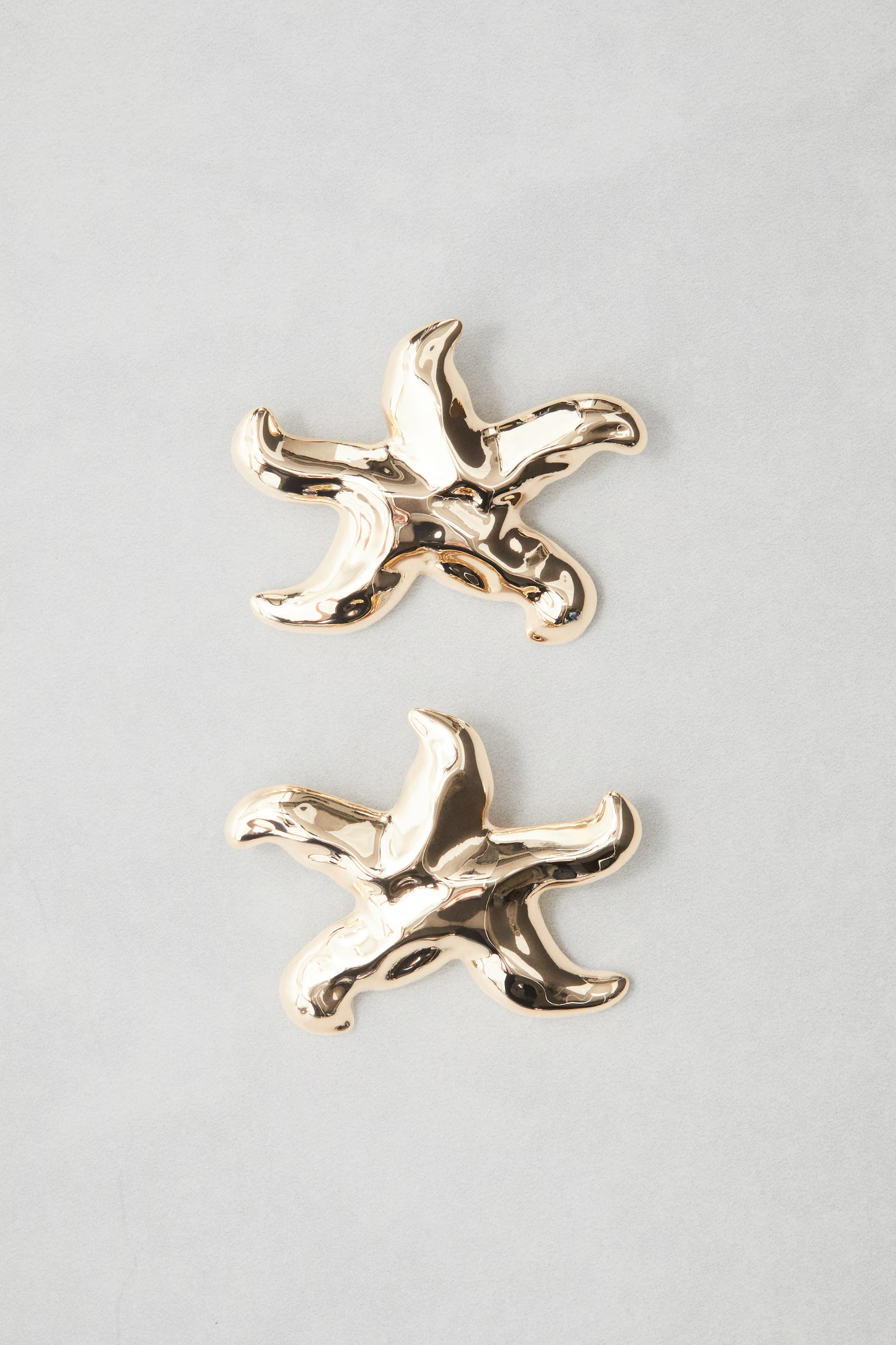 Starfish-shaped earrings | H&M (UK, MY, IN, SG, PH, TW, HK)