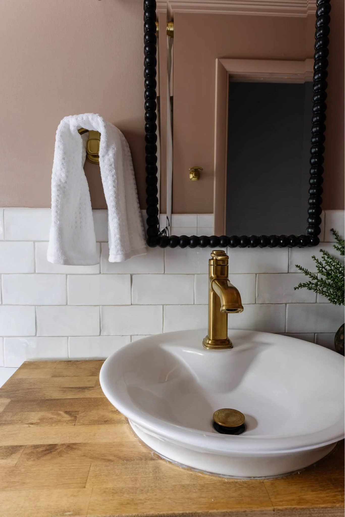 I got these antimicrobial waffle towels from @homedepot that are SO soft. I only bought one set, but I'm so impressed with them that I'm planning to buy a few more. #thehomedepotpartner #thehomedepot #liketkit @shop.ltk 


#LTKSaleAlert #LTKHome #LTKStyleTip