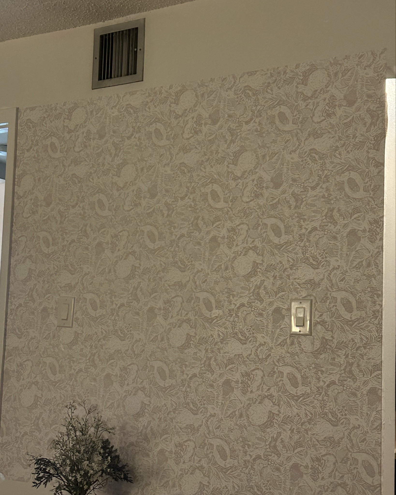 Baby nursery adhesive wallpaper ✨🍼

#LTKBaby #LTKFindsUnder100 #LTKHome