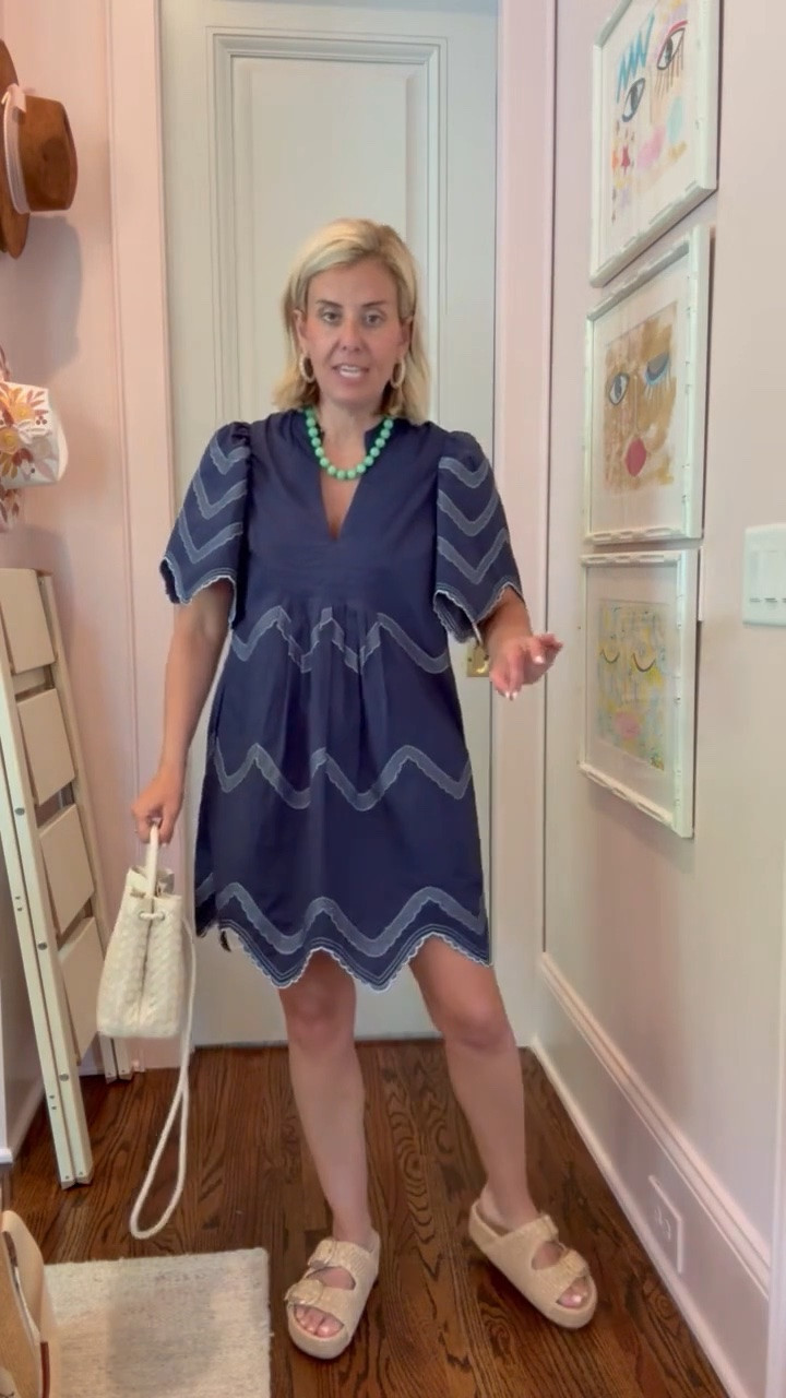 You know it’s a good dress when you wear it year after a year! I’m in xs and 8.5 sandal (1/2 size up).