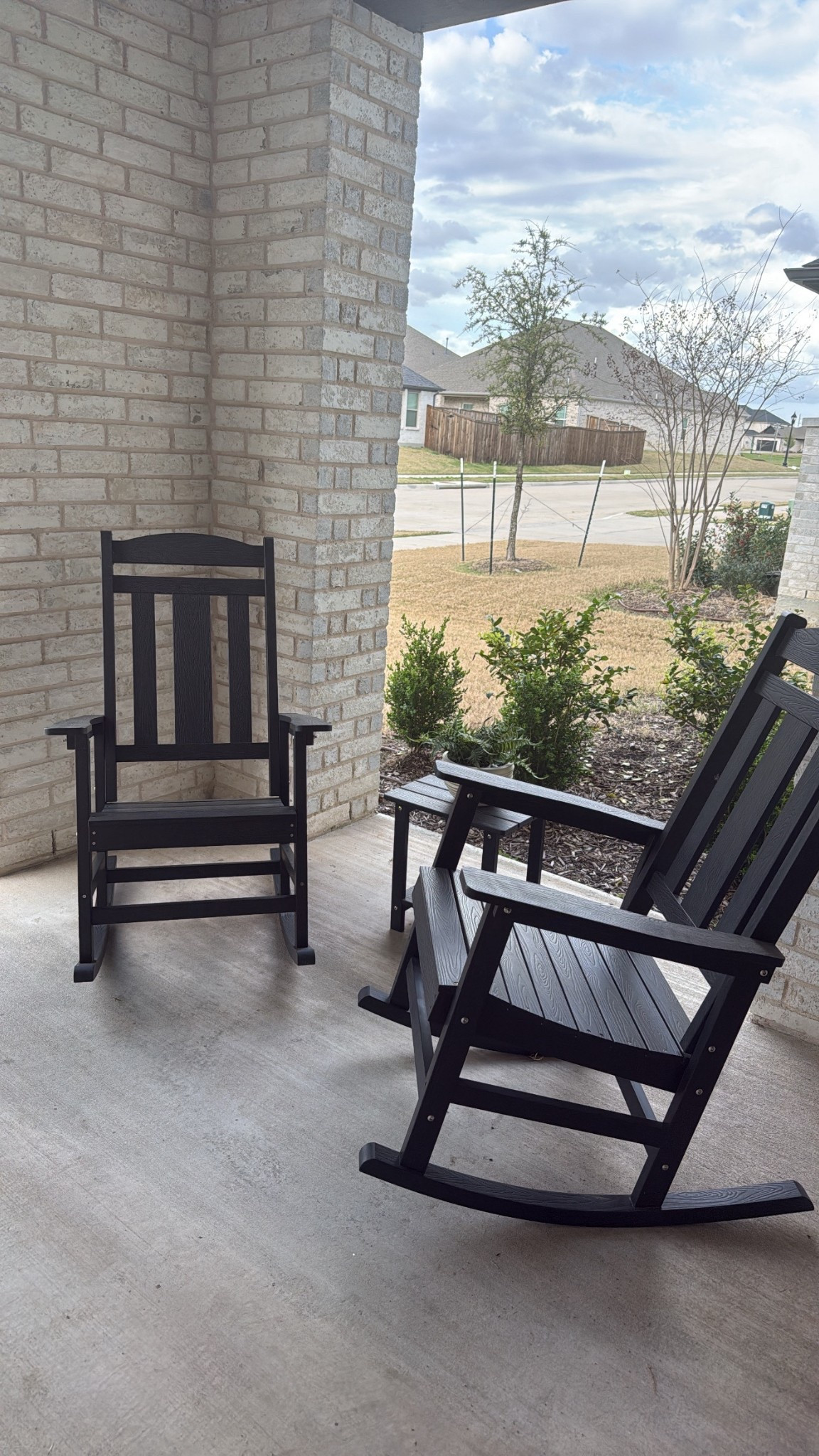 Time for a spring porch refresh 🌳 #wayfairpartner Simple but elevated was the vibe, how'd I do? These topiaries & faux plants from @wayfair were perfect for our front porch that gets no sun. Also love sitting in these rocking chairs with my morning coffee! 

Comment PORCH for 🔗's to shop!

#ad #wayfair #frontporch