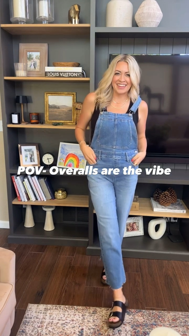 Do I look like a toddler or are we LOVING overalls. You tell me. Ps. I love them. 🩵💙