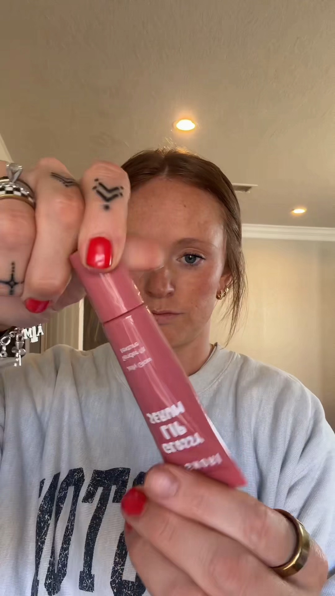 Today’s casual mom OOTD. Perfect for a birthday party earlier and backyard clean-up later. Everything is linked here!

#LTKmomlife #LTKgrwm #LTKootd