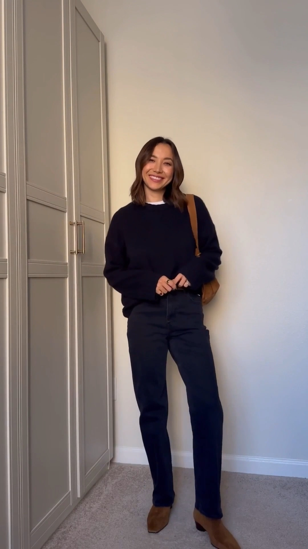 Elevated effortless staples

BR cashmere sweater - xs 
Aritzia Arlo jeans 
Madewell boots - linked to similar styles I recommend 


#LTKootd