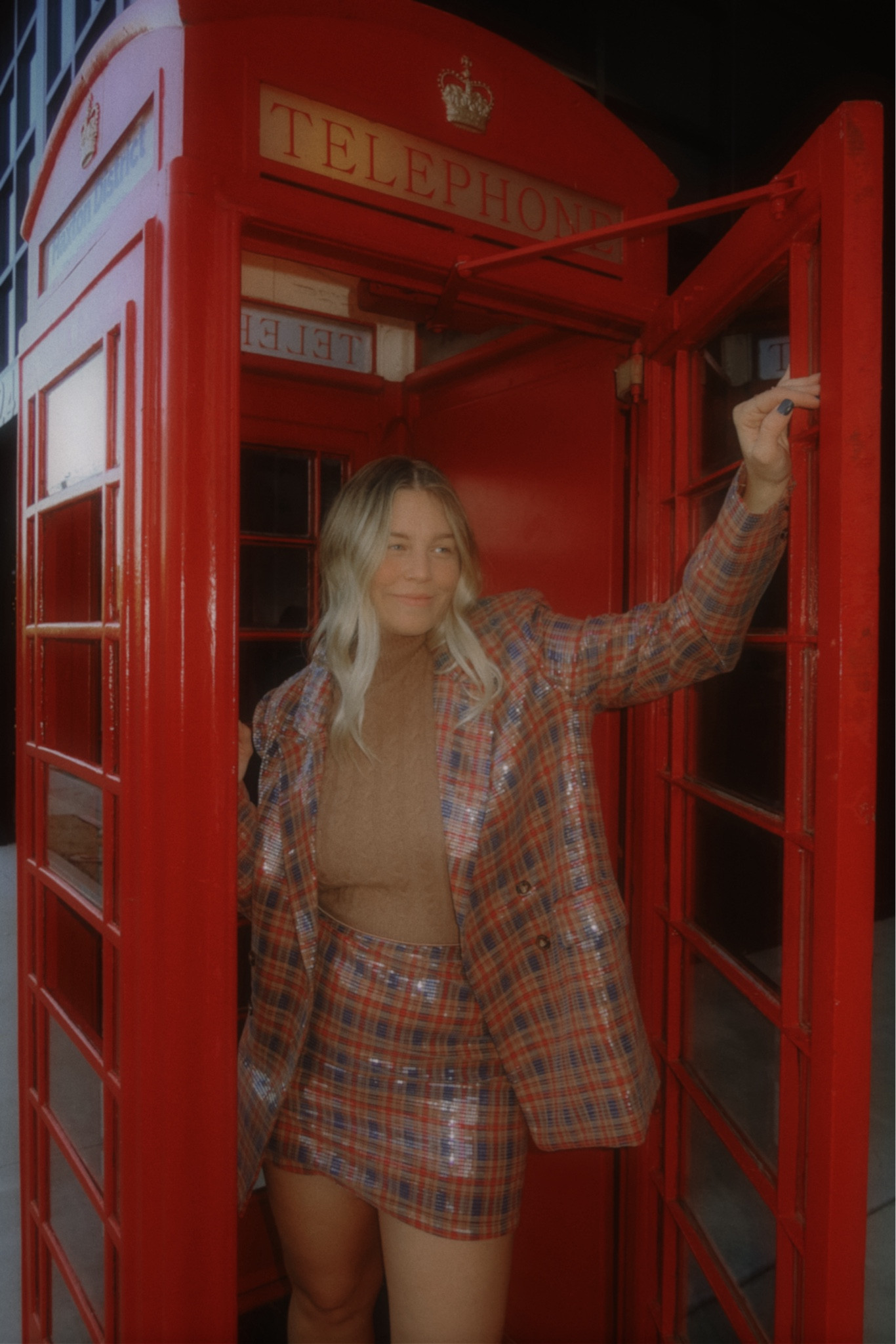 this #sequinset was calling my nameeeee 🤩
Blazer: L
Skirt: L
Top: M

#LTKSeasonal #LTKmidsize #LTKHoliday