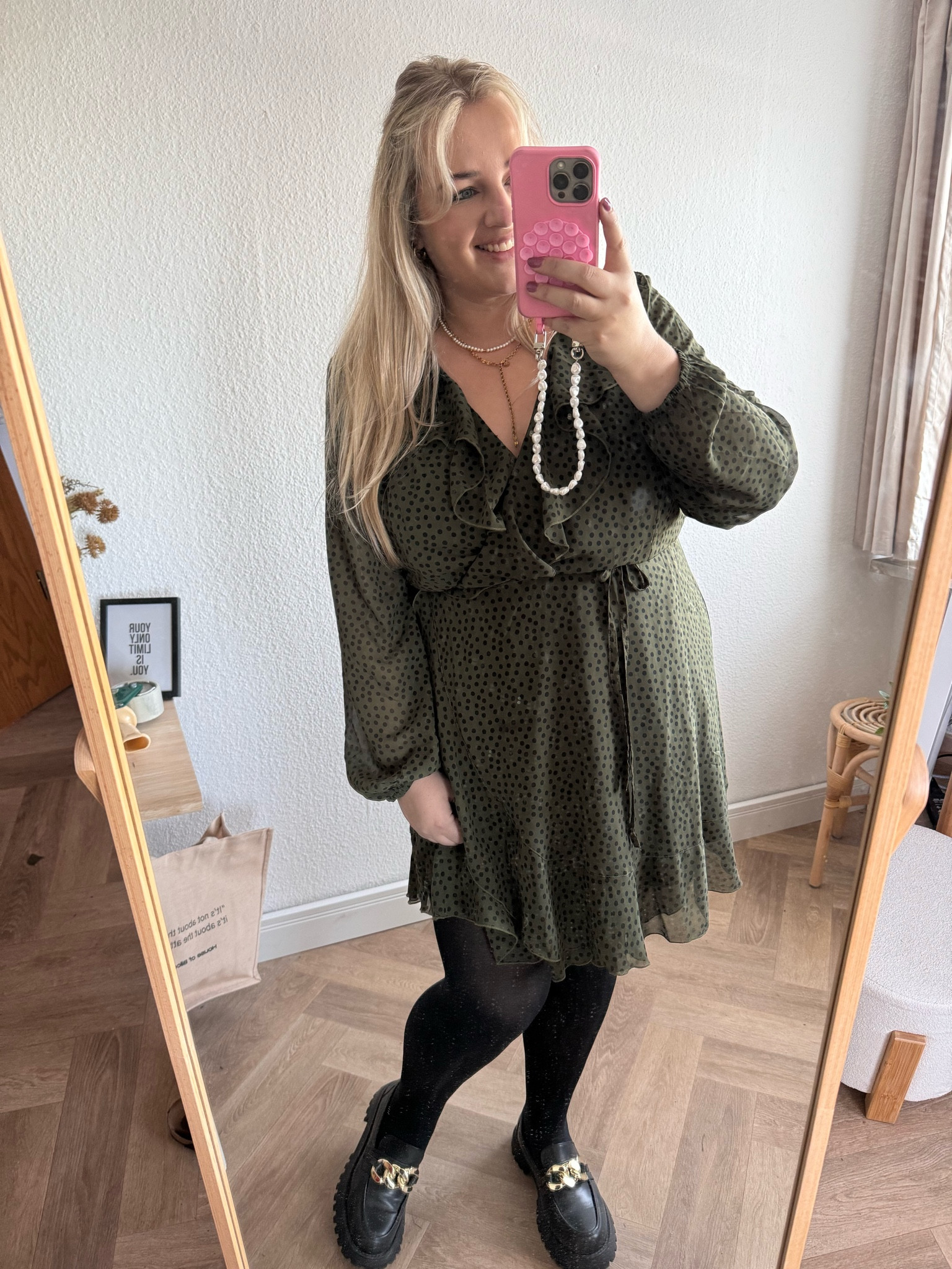 Kleidermädchen durch und durch 💚

#herbstoutfit #kleid #plussizefashion

#LTKcurves #LTKeurope #LTKstyletip