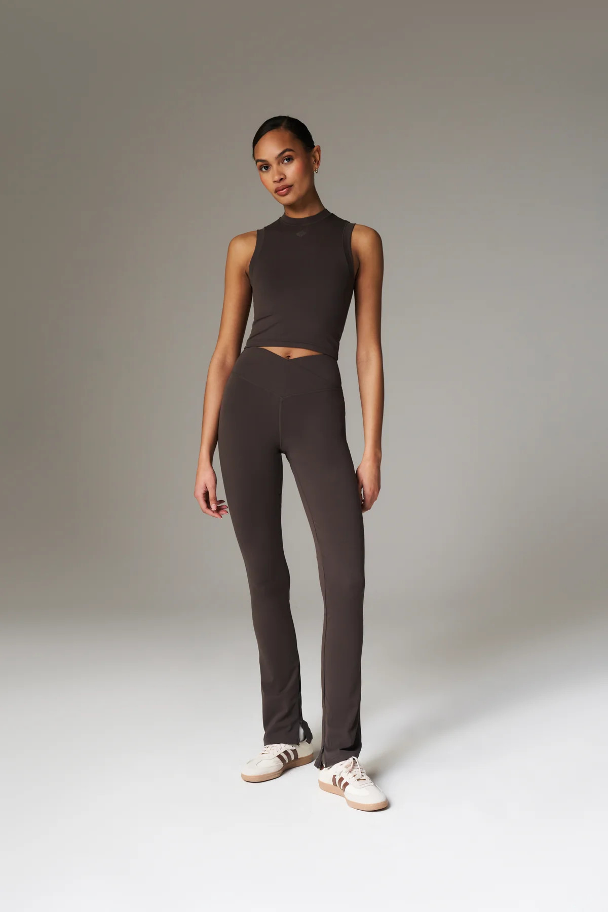 SCULPTING STRETCH ZIP HEM LEGGINGS - CHOCOLATE | The Couture Club