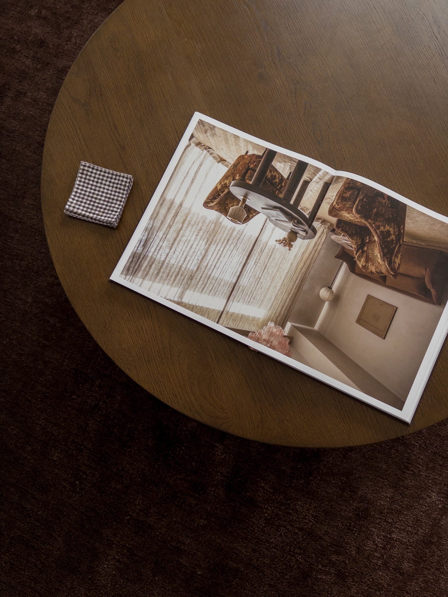 coffee table styling 

coffee table styling, minimal coffee table styling, home office inspo 

#LTKHome