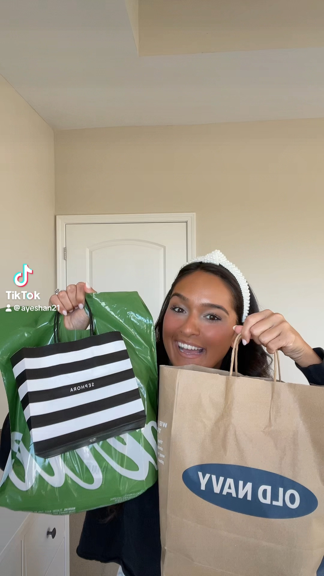 Random haul 🤭 #fallfinds #cozyfinds #oldnavyhaul #aeriehaul #sephorahaul

#LTKFindsUnder50 #LTKStyleTip #LTKFallSale