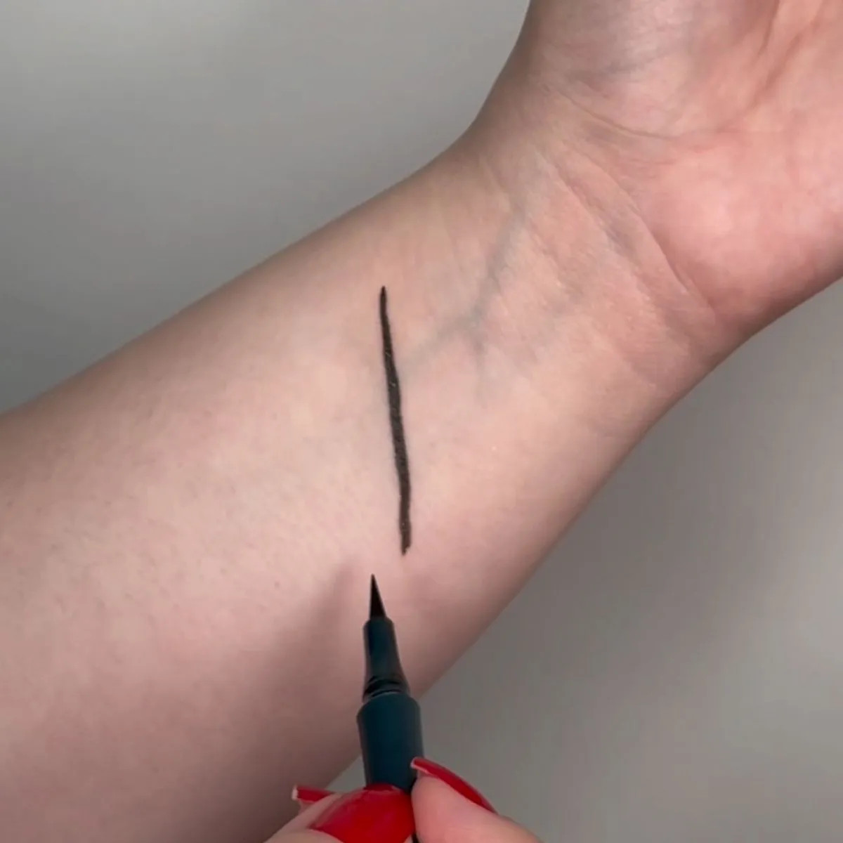 Caneta Delineadora de Olhos Preta Marília Mendonça By Océane - Eyeliner Queen 1,2ml | Oceane (BR)