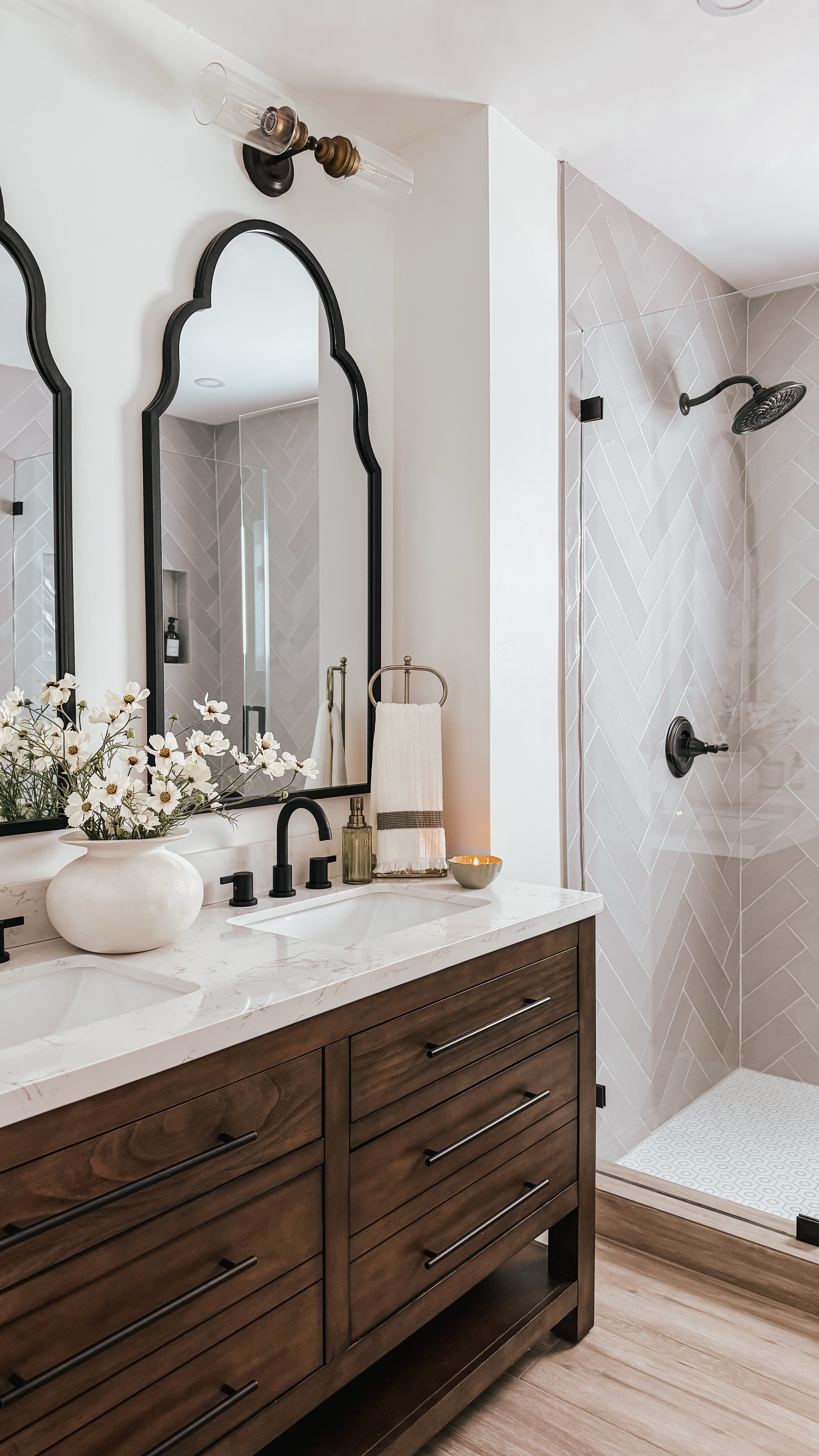 Spring bathroom refresh 🌿✨ I found the best Target home decor to give my space a fresh & loving the subtle earthy green accents (a must-have for spring 2025 home trends). If you want links to any of these Target finds, tell me below, and I’ll send them your way! 🤍 or 🔗 in bio to shop!


#bathroomdecor #bathroom #homedecor #target #targetfinds #spring2025 #2025homedecortrends #hometrends #vanity #bathroominspo #springhomedecor #hearthandhand 

#LTKFindsUnder50 #LTKWatchNow #LTKHome