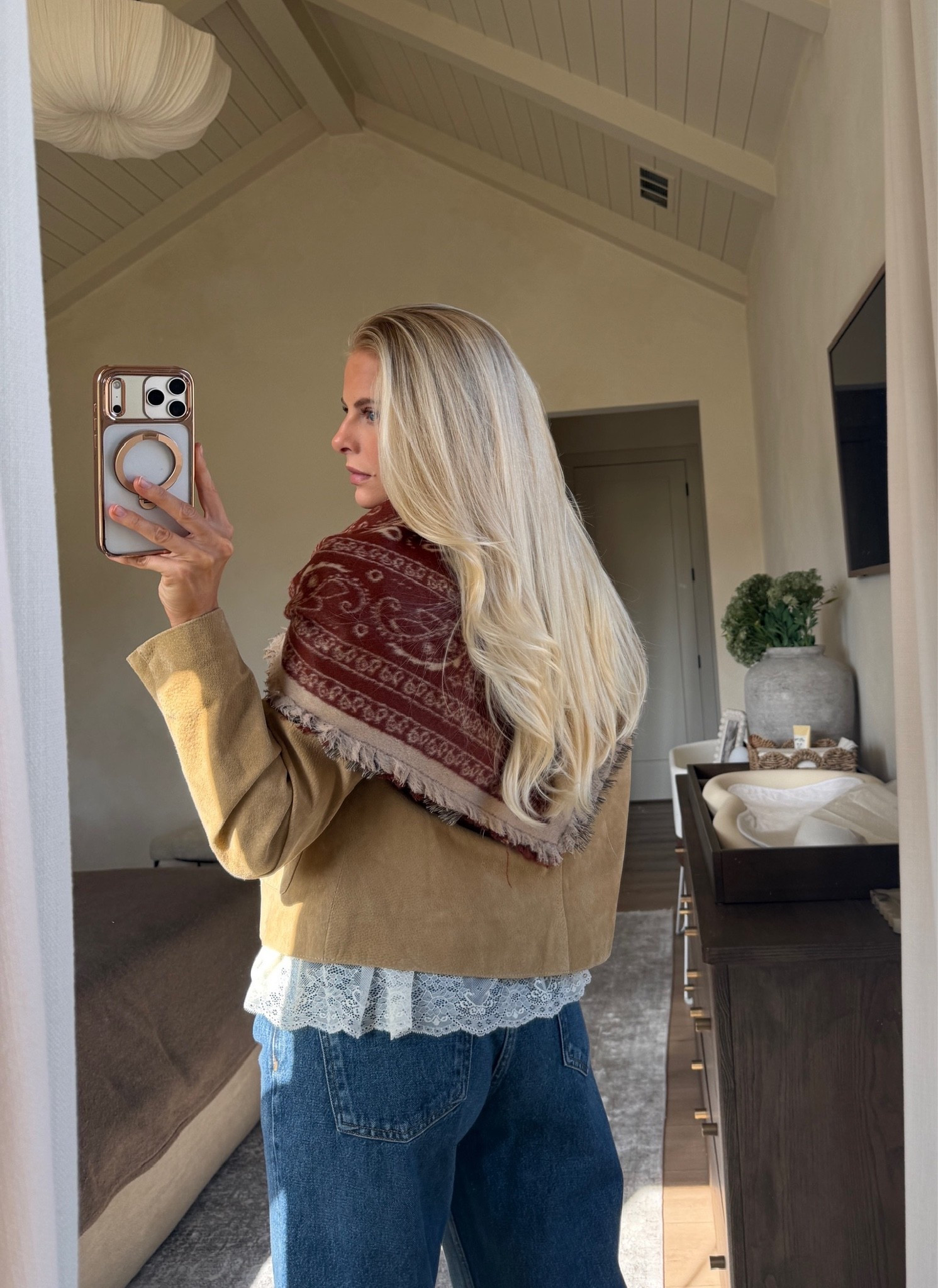 SIZE: med in top & jacket, 27 in jeans, shoes run tts! #kathleenpost

Fall outfit inspo, fall fashion, fall transition look, suede jacket outfit

#LTKootd #LTKSeasonal
