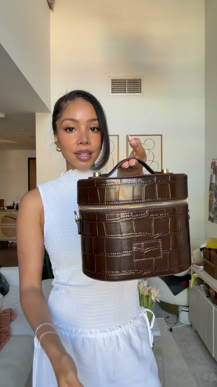 Still obsessing over this makeup bag! 🤎

#LTKBeauty