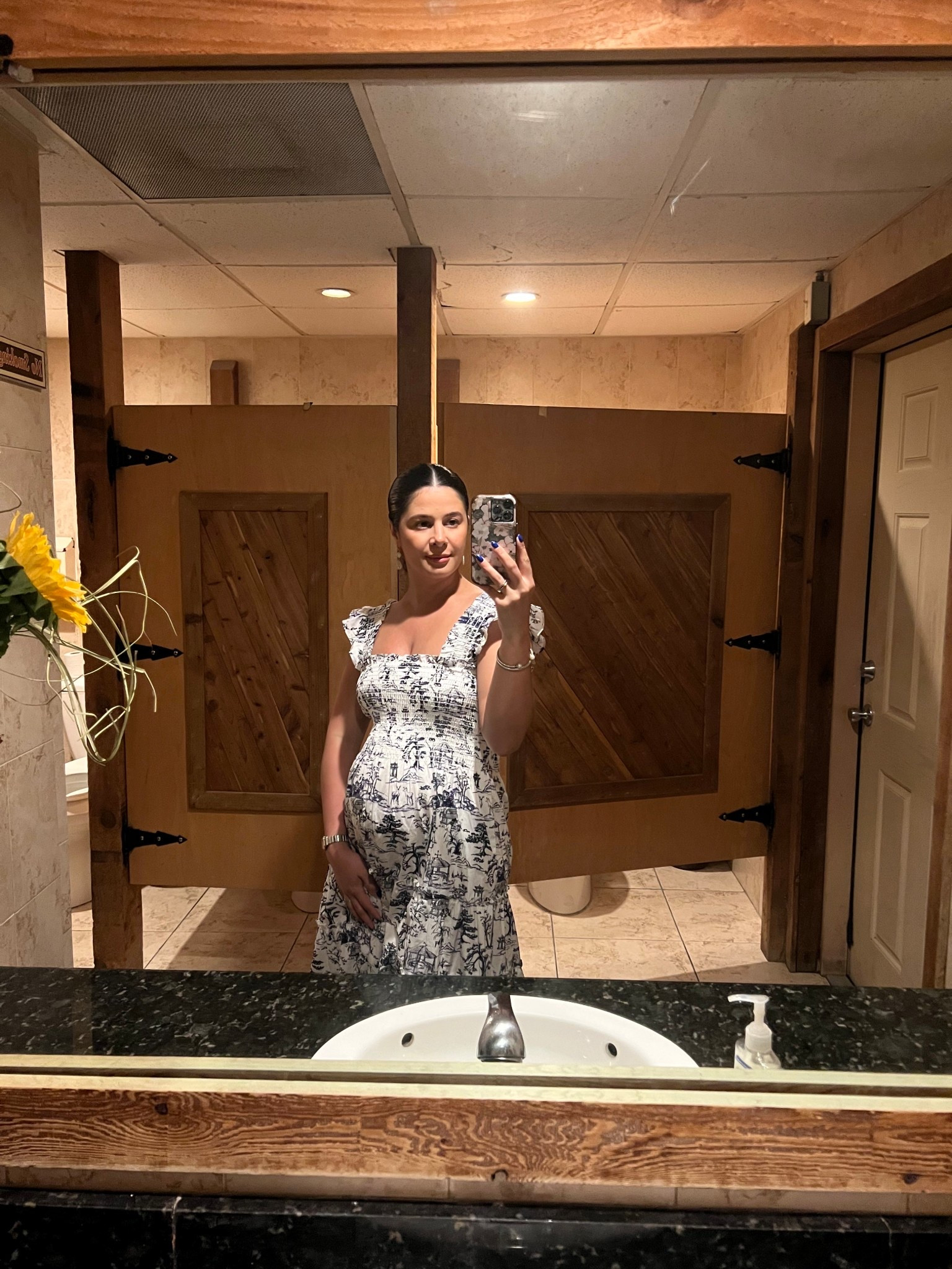 Bump-friendly dress 

#LTKFindsUnder100 #LTKBump #LTKStyleTip