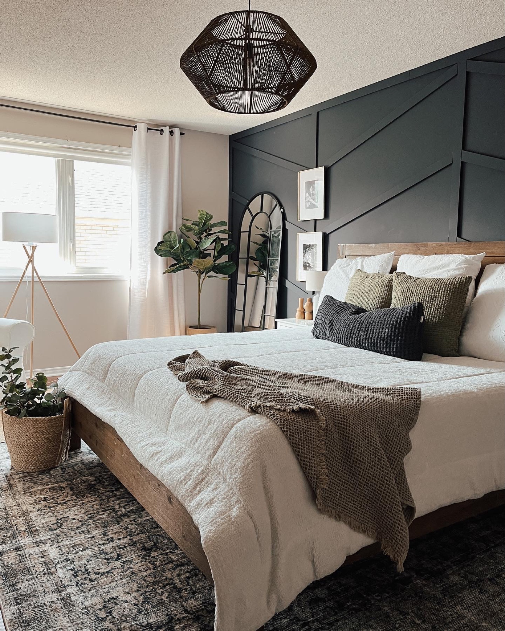 Primary bedroom Details
#bedroom #homedecor #arearug #interiordesign #organicmodern

#LTKsalealert #LTKstyletip #LTKhome