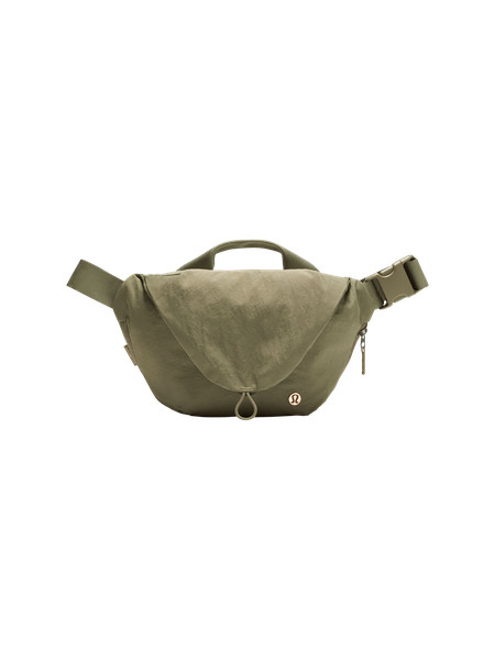 Curved Crossbody Bag 3L | Lululemon (US)