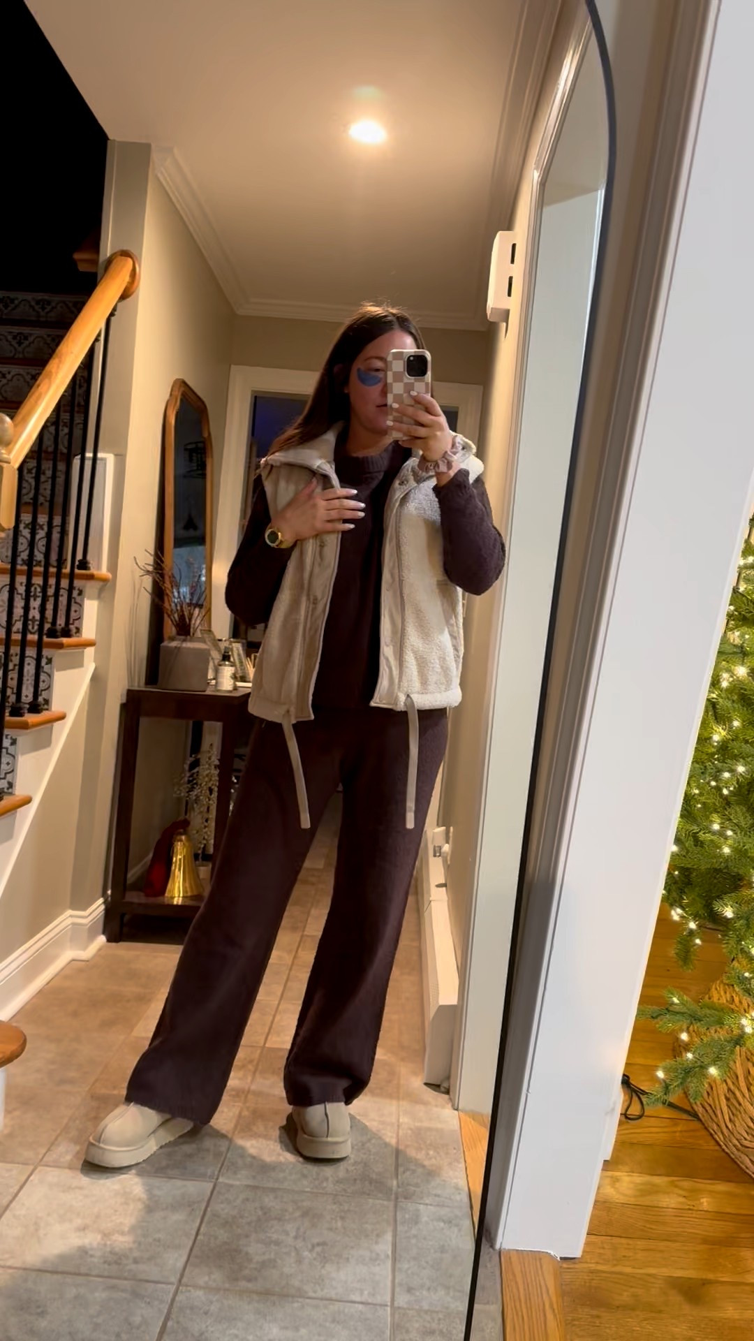 This set is SO comfy and cozy! I sized up to M for my bump! 
Use code LAUREN10 for a discount! 

#LTKFindsUnder100 #LTKHoliday