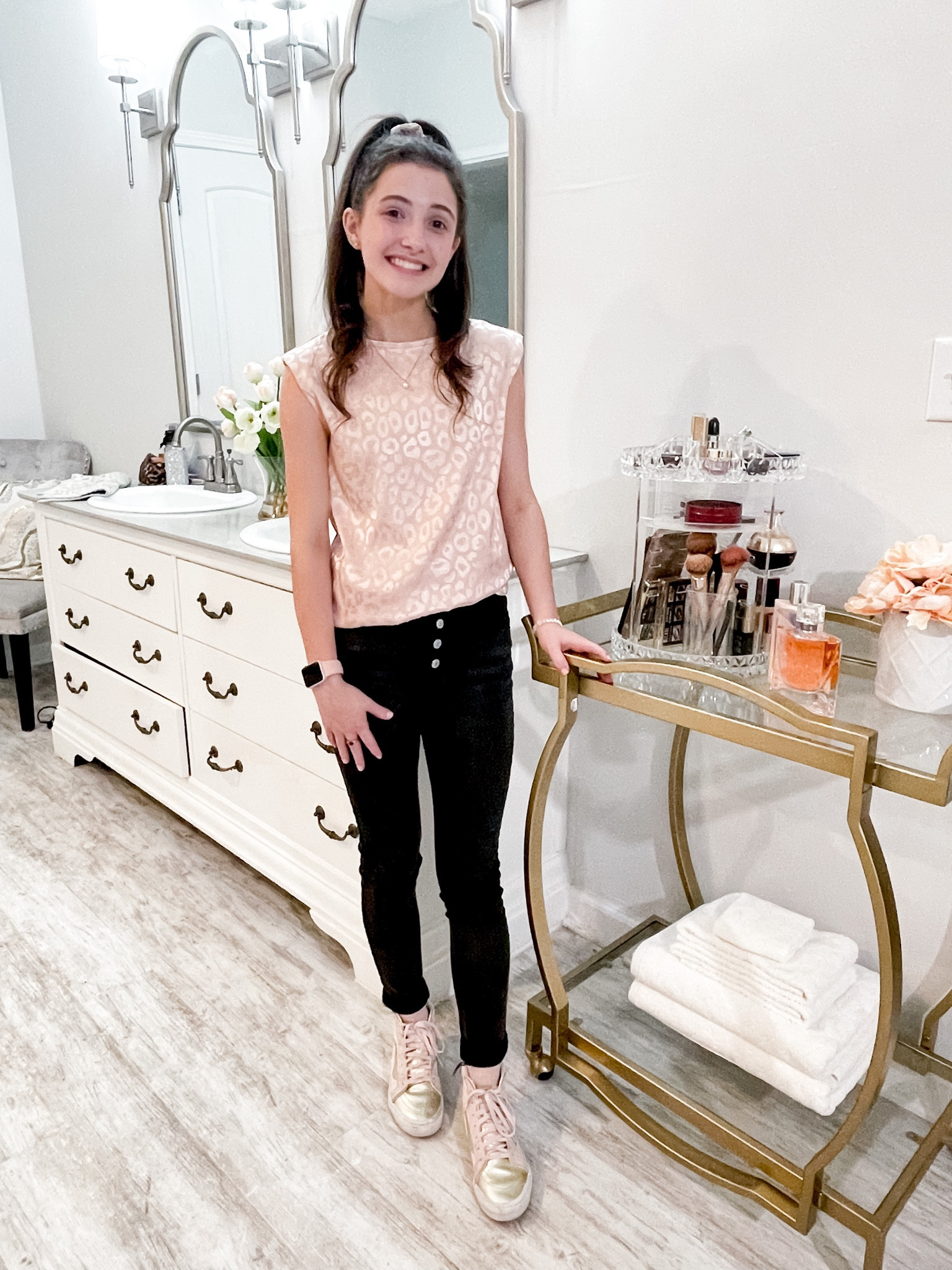 This little $8 top would be perfect for holiday parties! It has a pretty shimmer to it!!✨

Tags:
Teen fashion
Holiday top
Petite fit
Teen fit
Teen top
Tops under $10
Shein top

#LTKunder50 #LTKHoliday #LTKfamily