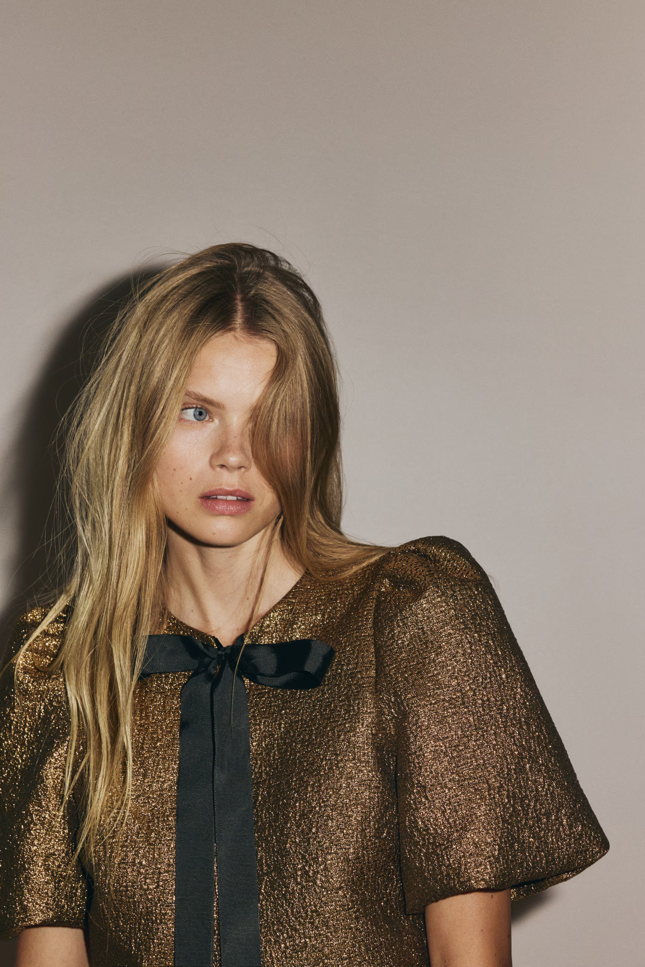 Puff-sleeved top | H&M (UK, MY, IN, SG, PH, TW, HK)