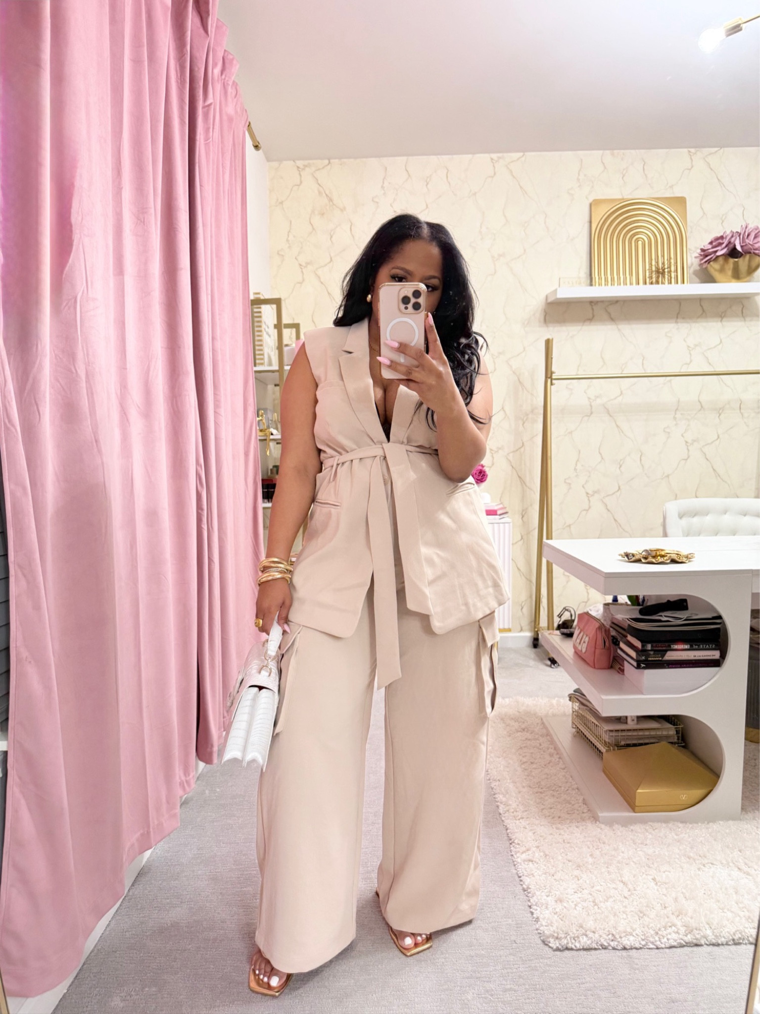 Getting my spring sets together. This set is from Macy’s. It’s tagged in black but this is tan color. Could also be paired with heels, but I like the option to just wear with flats. You could also do the vest with a pair of jeans or shorts to get your wear out of it.. my bag is Brahmin tagged also  