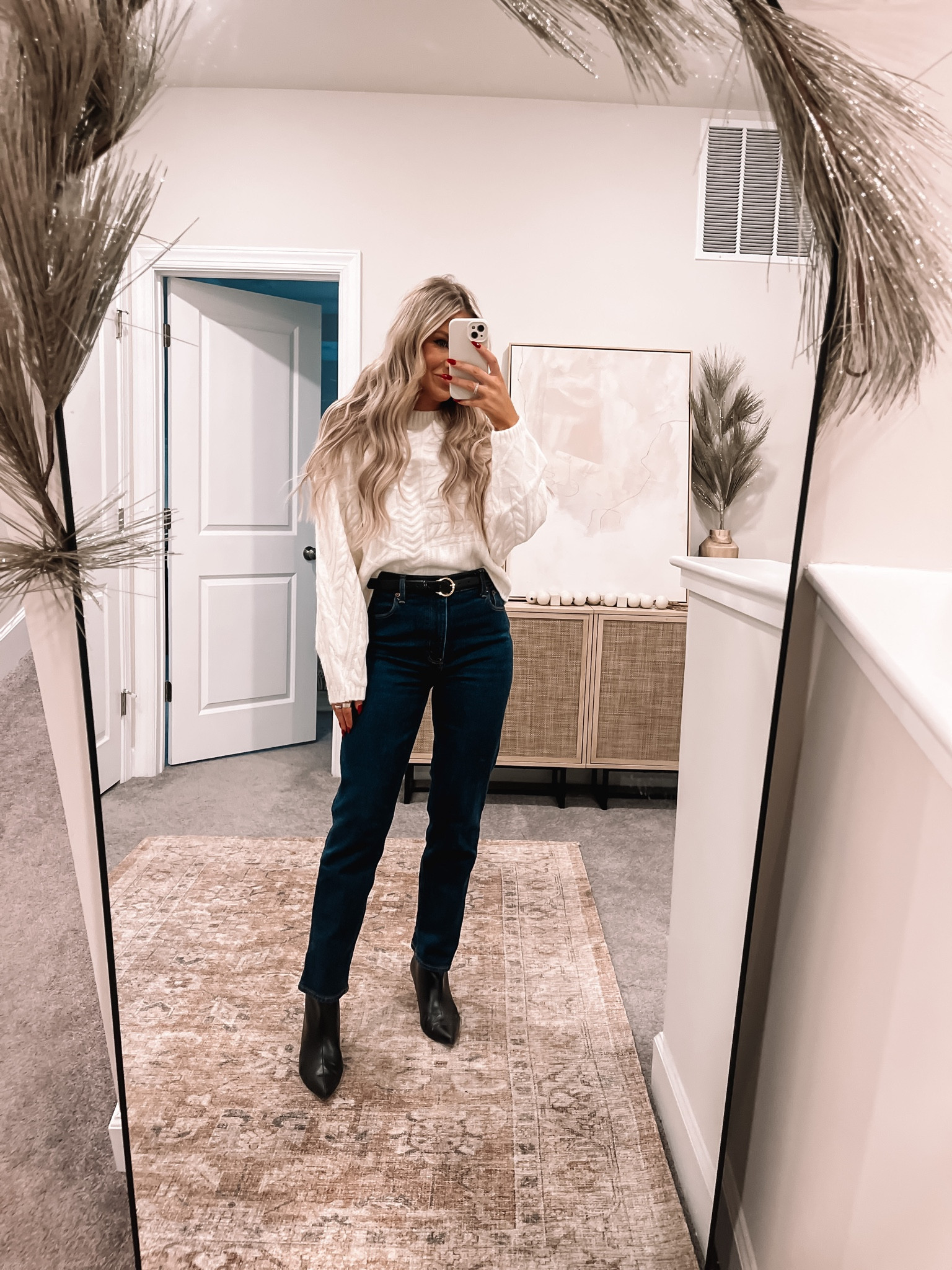 Casual holiday outfit. This sweater feels so luxe but it’s under $50!!! Wearing size small

#LTKSeasonal #LTKHoliday #LTKfindsunder50