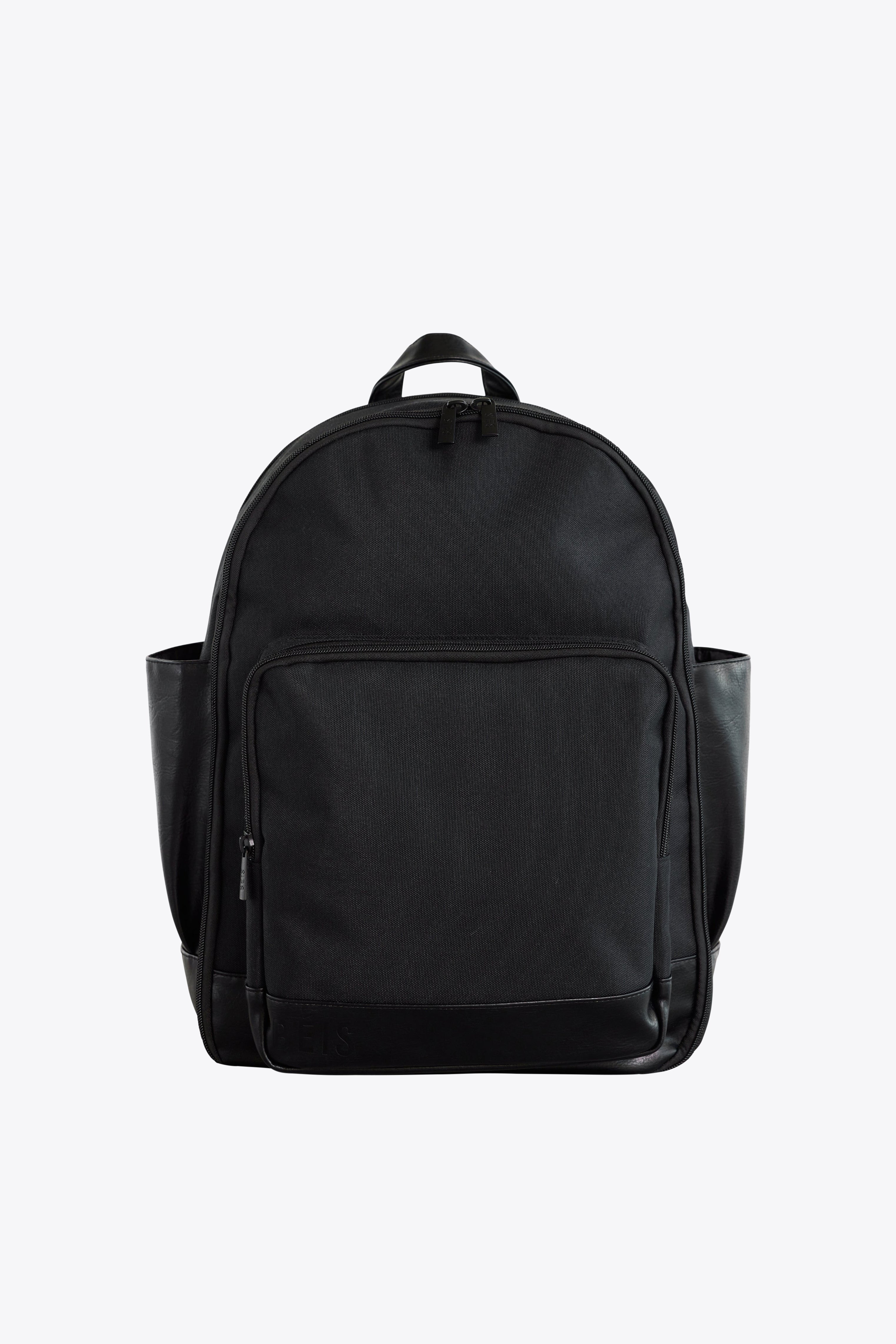 The Backpack in Black | BÉIS Travel