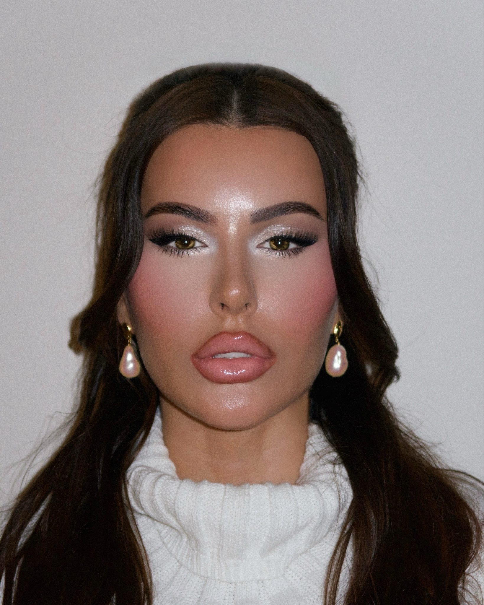 Winter glam, winter makeup, sparkly glam, silver glam inspo 

#LTKBeauty