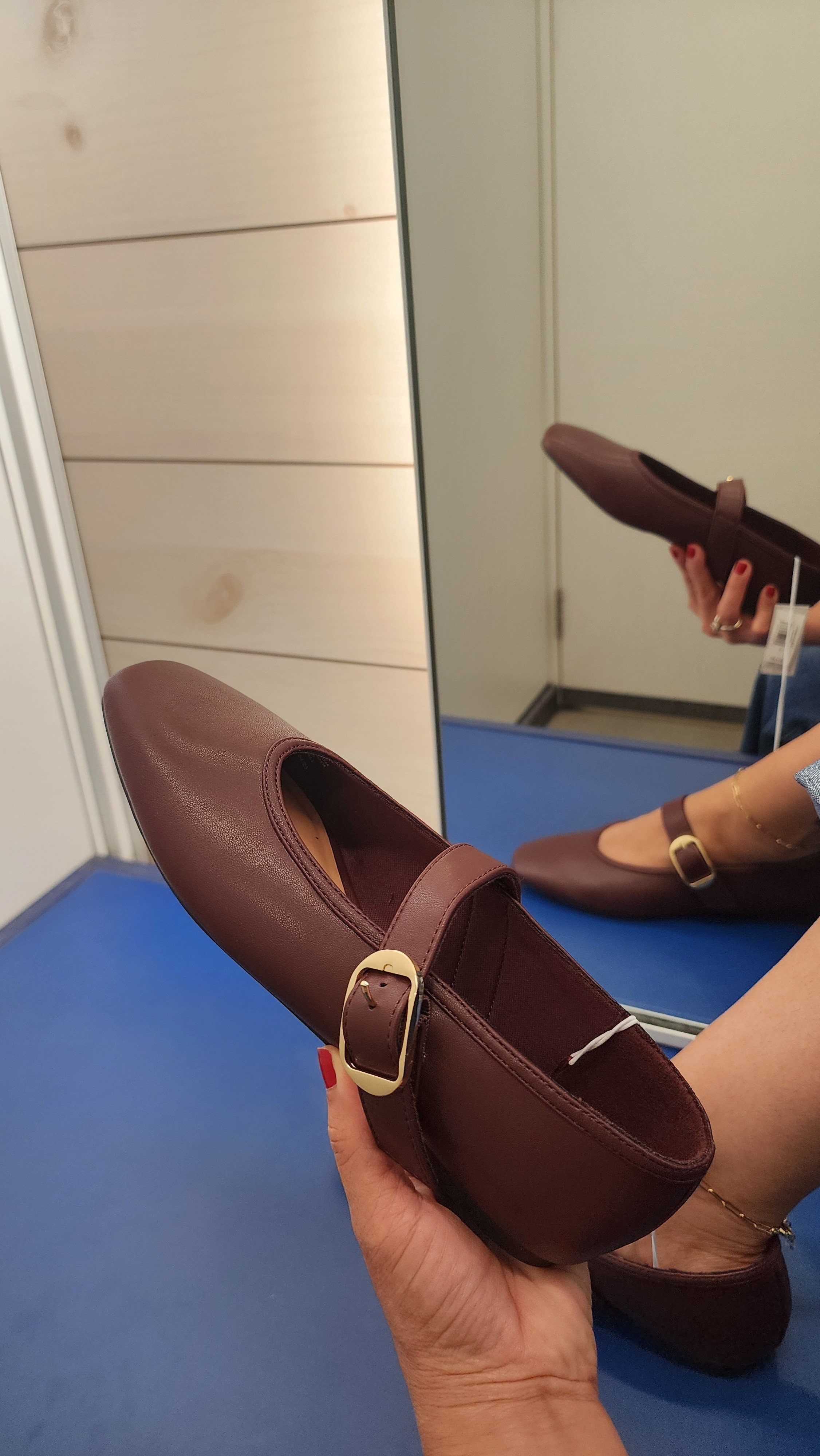 Mary Jane ballet flats from Old Navy. Love the buckle and square toe😍

Fall ballet flats | fall shoes women

#LTKSeasonal #LTKShoeCrush #LTKFindsUnder50