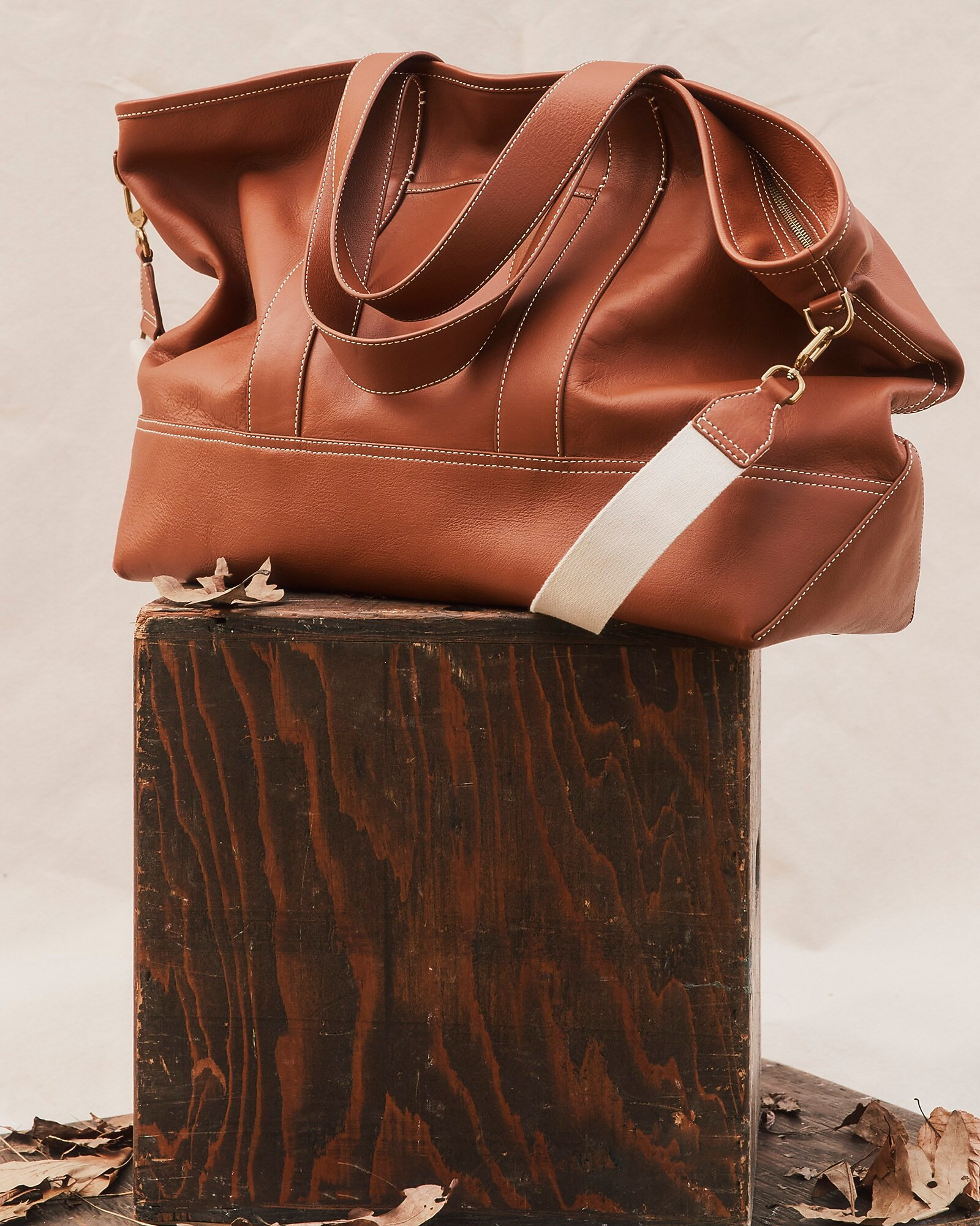 Weekender Montauk tote in leather | J. Crew US