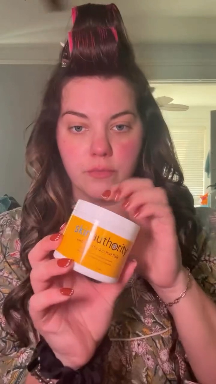 Last chance to snag some of my every day favorites from @ultabeauty and @sephora shop the link in my bio or in stories to stock up ❤️ #grwmreels #makeuptutorial #makeup #grwm #grwmmakeup #ultabeauty #sephora 

Face: 
@skinauthority @tower28beauty @lorealparis @clinique 

Eyes: 
@tartecosmetics @elfcosmetics @lauramercier 

Lips: 
@charlottetilbury @maybelline