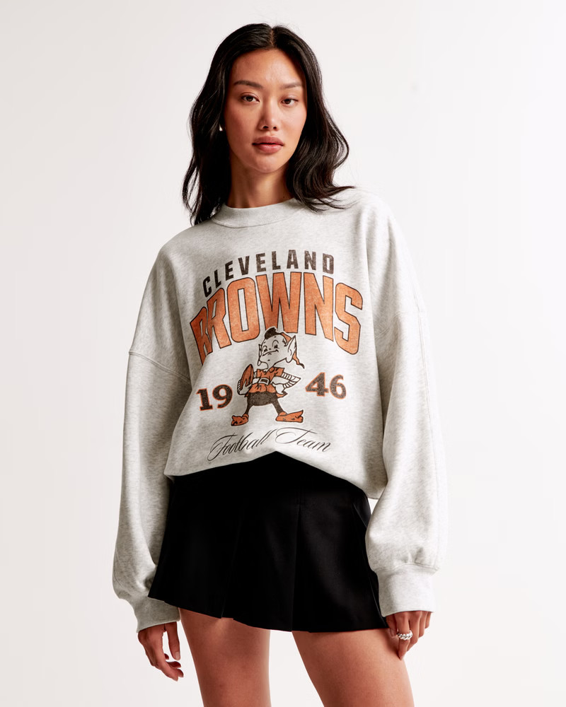 Women's Cleveland Browns Graphic Oversized Sunday Crew | Women's Tops | Abercrombie.com | Abercrombie & Fitch (US)