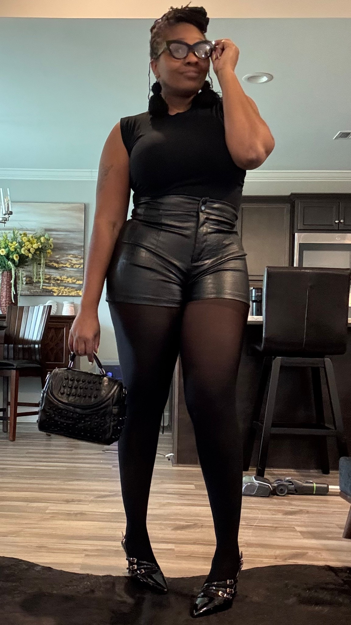 Top & Shorts are a L


#LTKOver40 #LTKStyleTip #LTKFindsUnder50