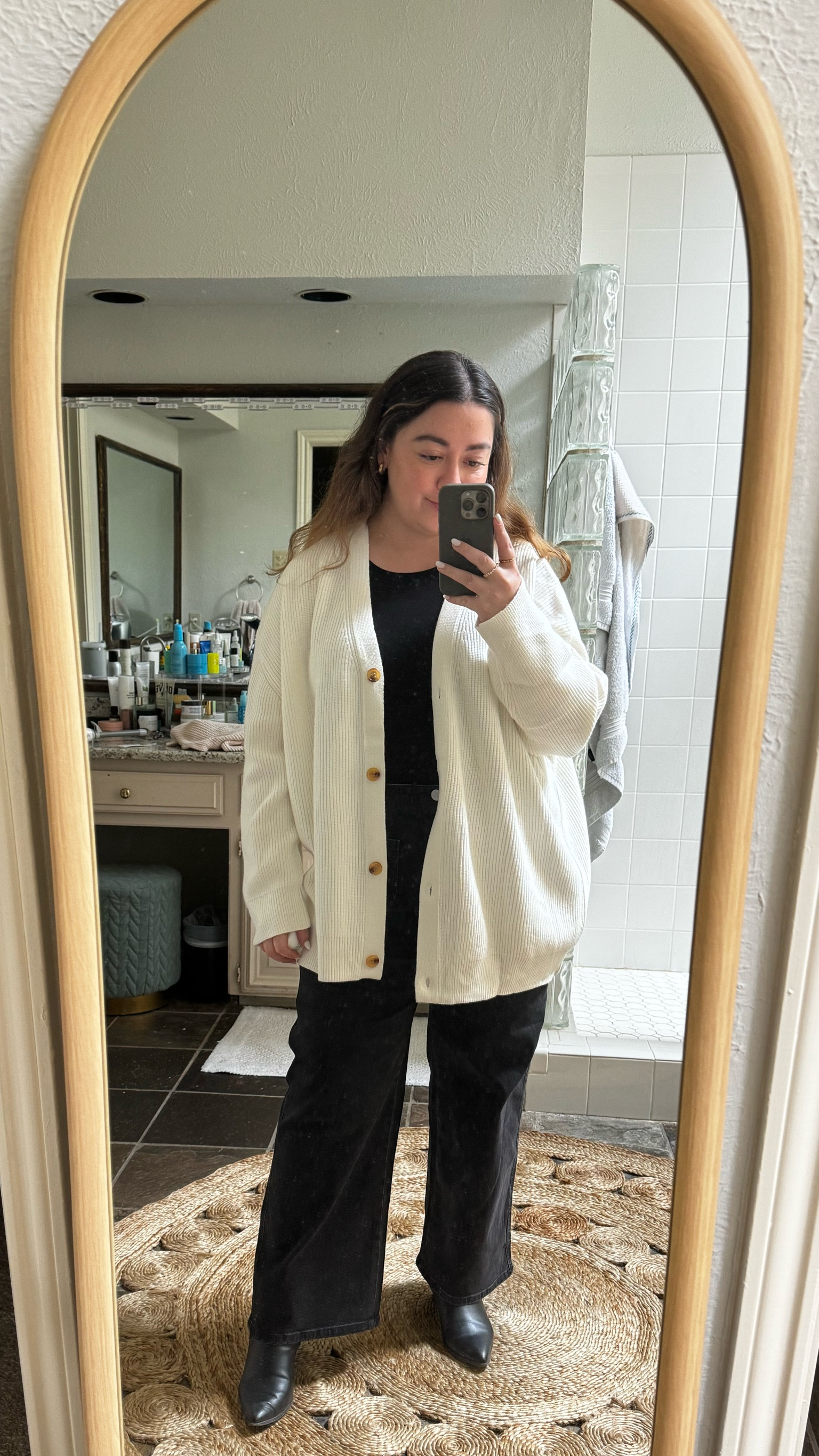 Found the perfect cardigan and the comfiest jeans🤩🤩

#LTKfindsunder50