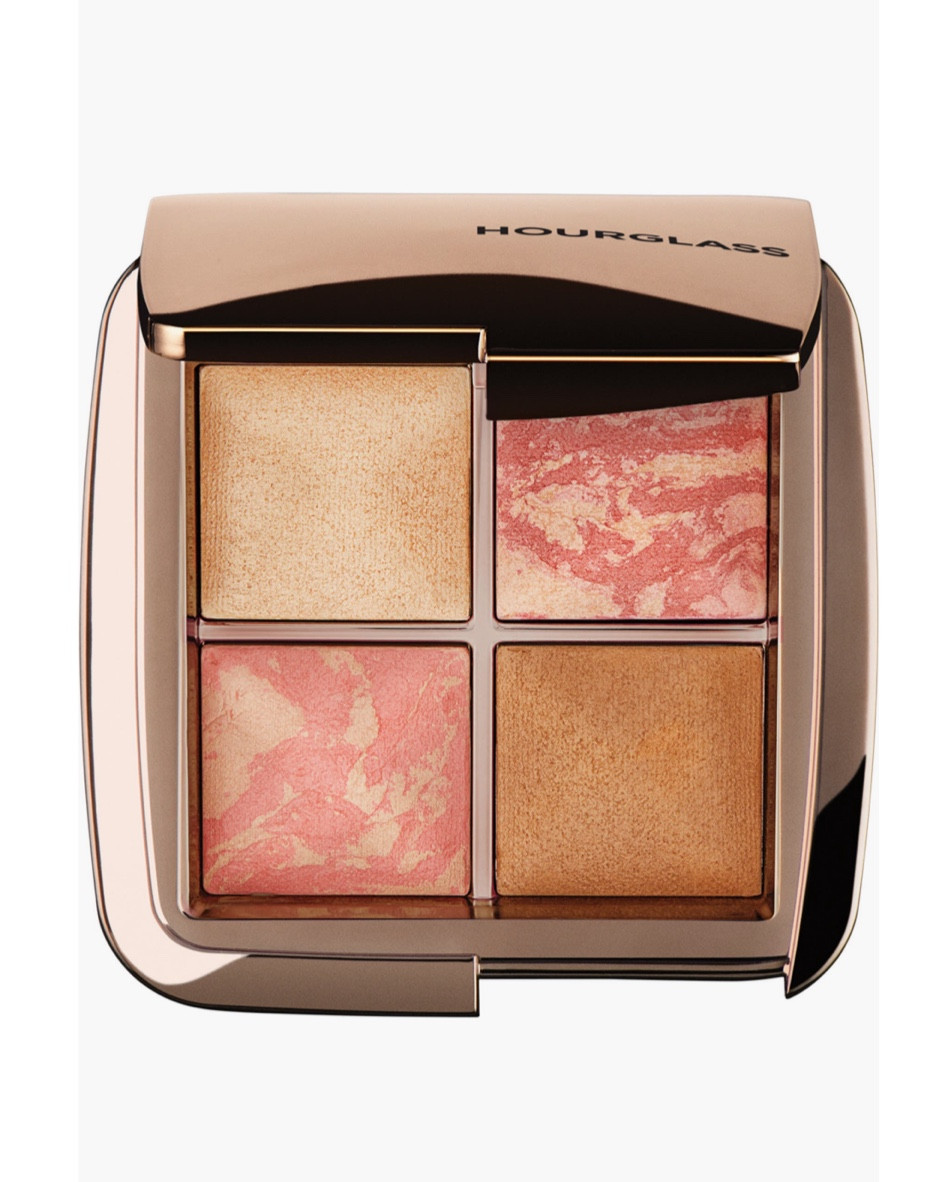 Don’t like complicated beauty?? This contour/blush/highlight palette is a MUST in your makeup routine if you want it all in one place!! I have had mine for forever and use it all the time!!💗😍