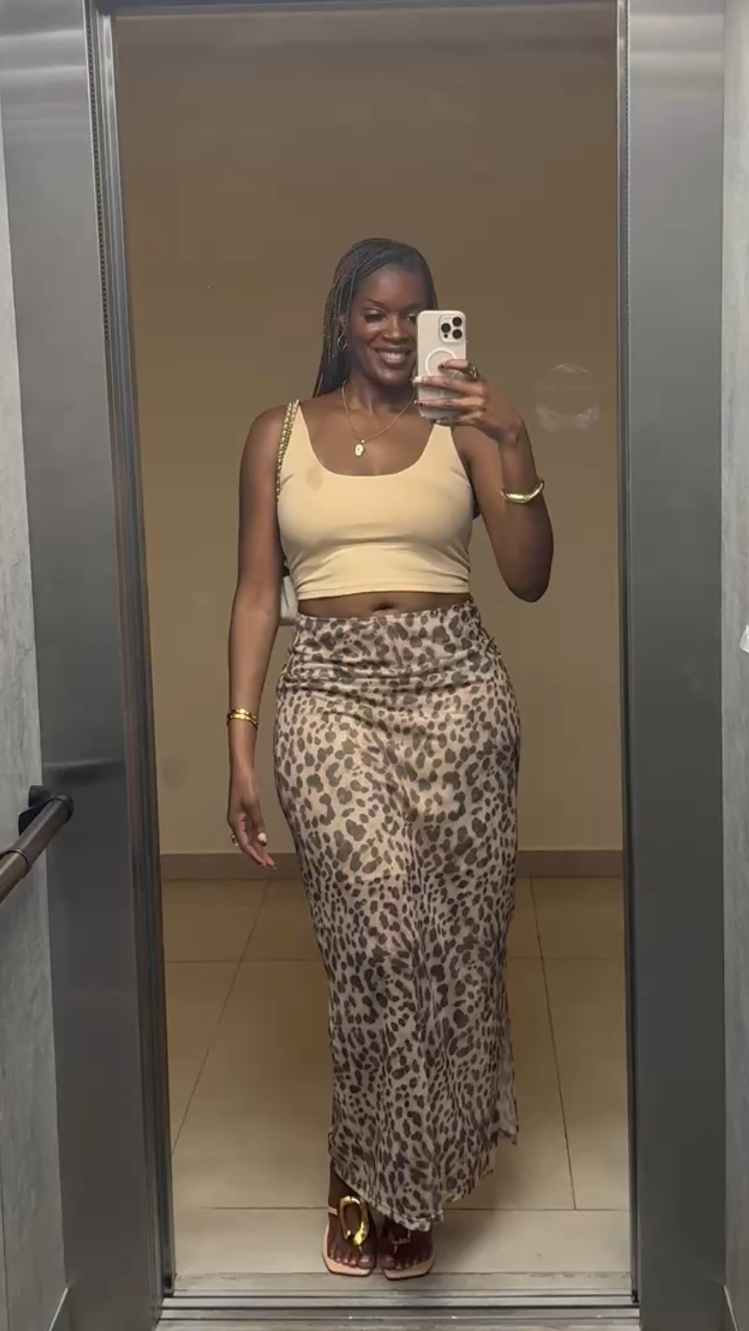 5’11. 190 lbs, Sz XL

#LTKOver40 #LTKTall #LTKMidsize