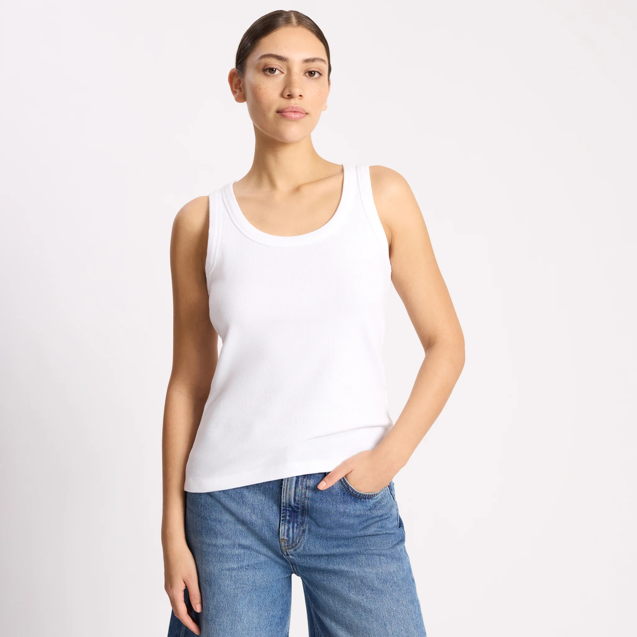 White Scoop Rib Vest | Albaray
