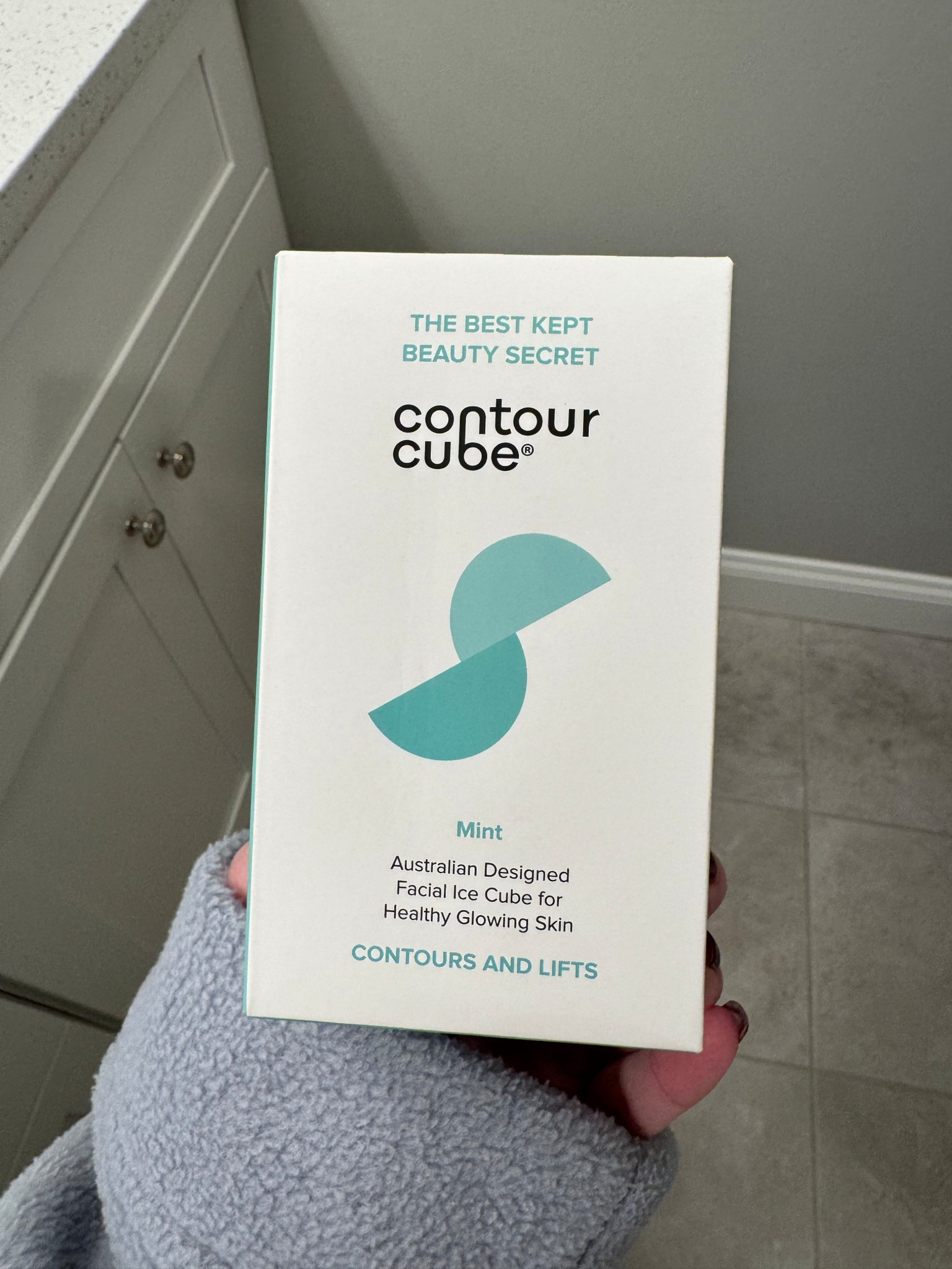Shark tank find 
Contour cube 
Women’s beauty essentials 
Shark tank on Amazon 