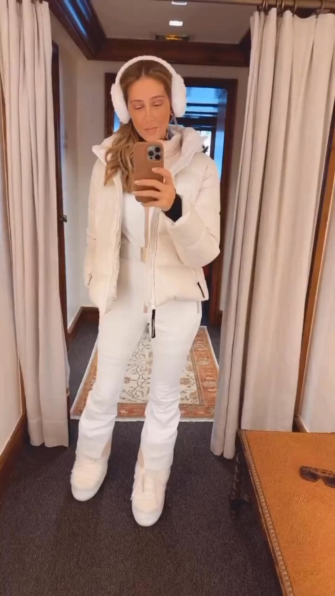 My Gorgeous white ski jumpsuit! Perfect ski outfit. 
Flattering and ultra warm and comfortable. Runs tts, wearing a size  small 


Ski outfit 
Snow outfit 
Winter outfit 
Apres ski outfit 

#LTKootd #LTKTravel #LTKU